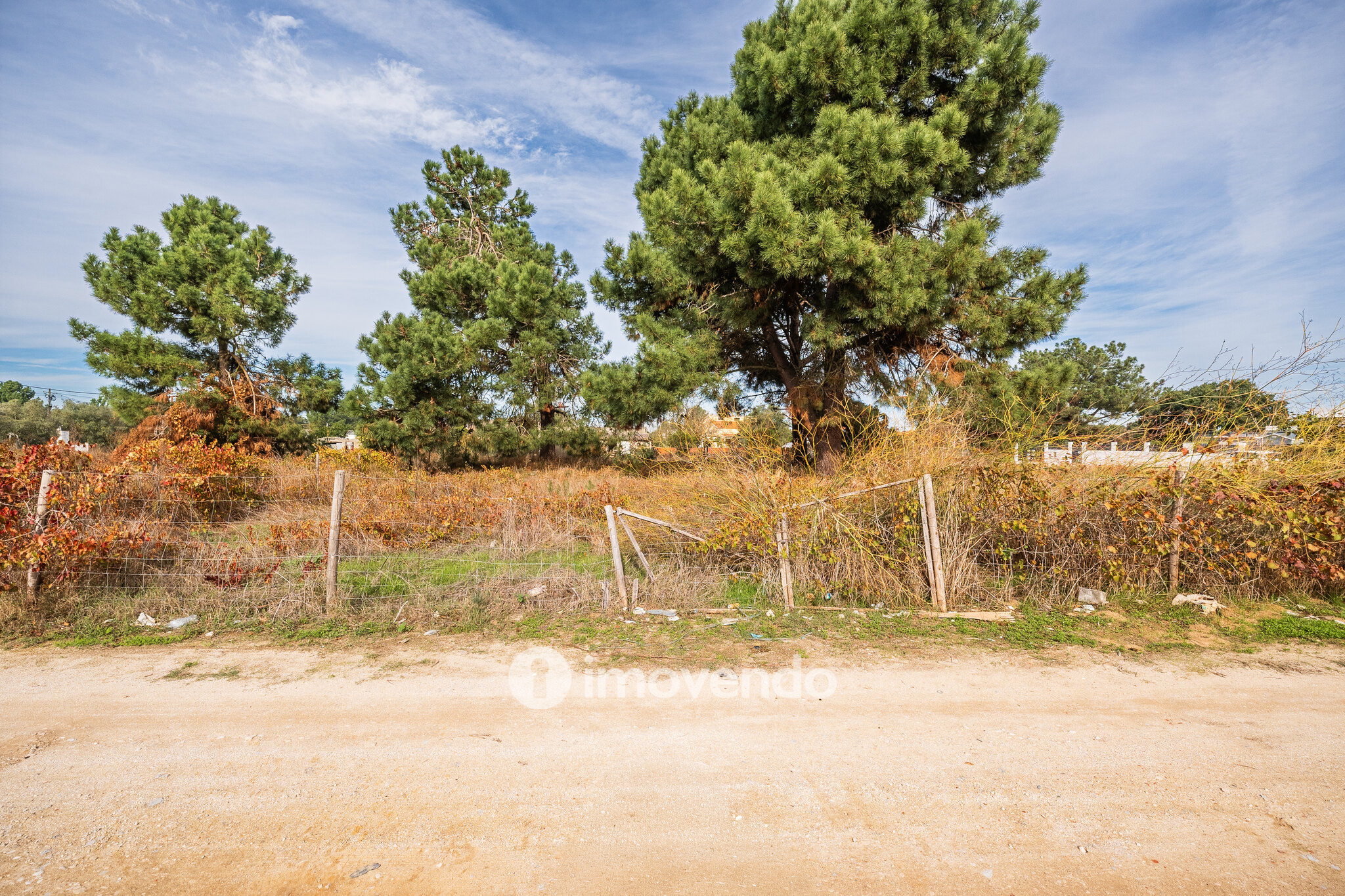 Terreno urbanizável em Palmela, 814 m² e 200 m² para construir