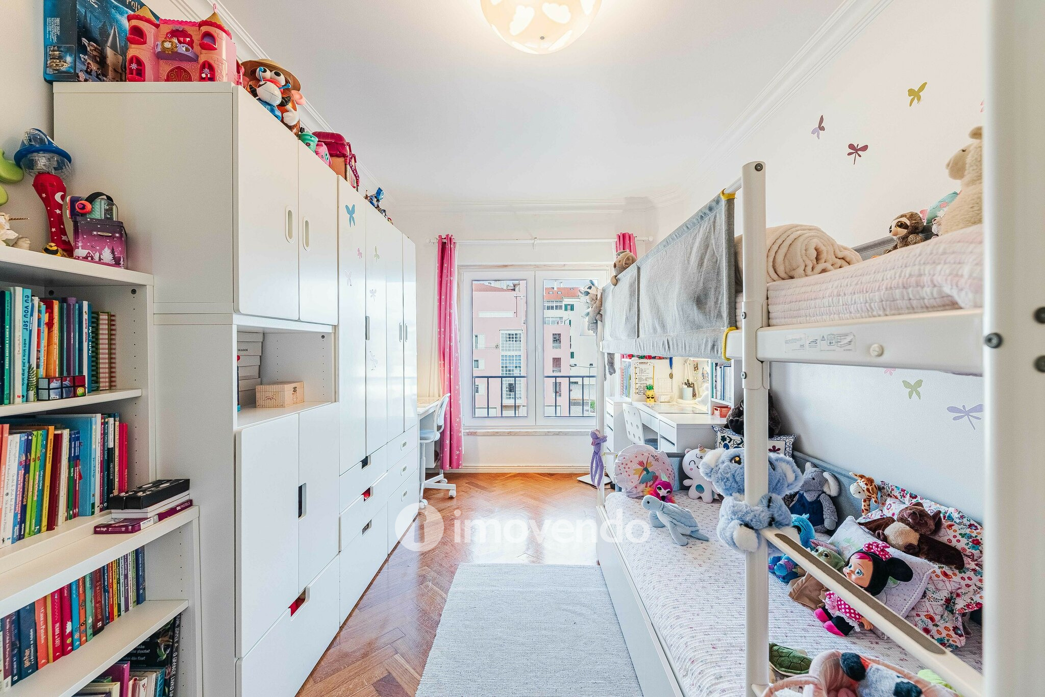Apartamento T3 exclusivo, com garagem e vista mar, na Parede