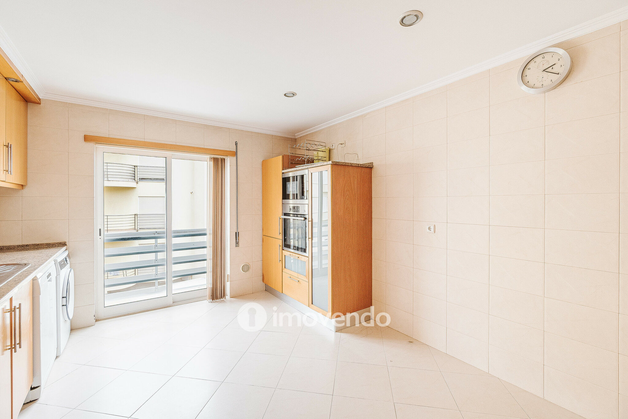 Apartamento T3 com estacionamento em S. João dos Montes