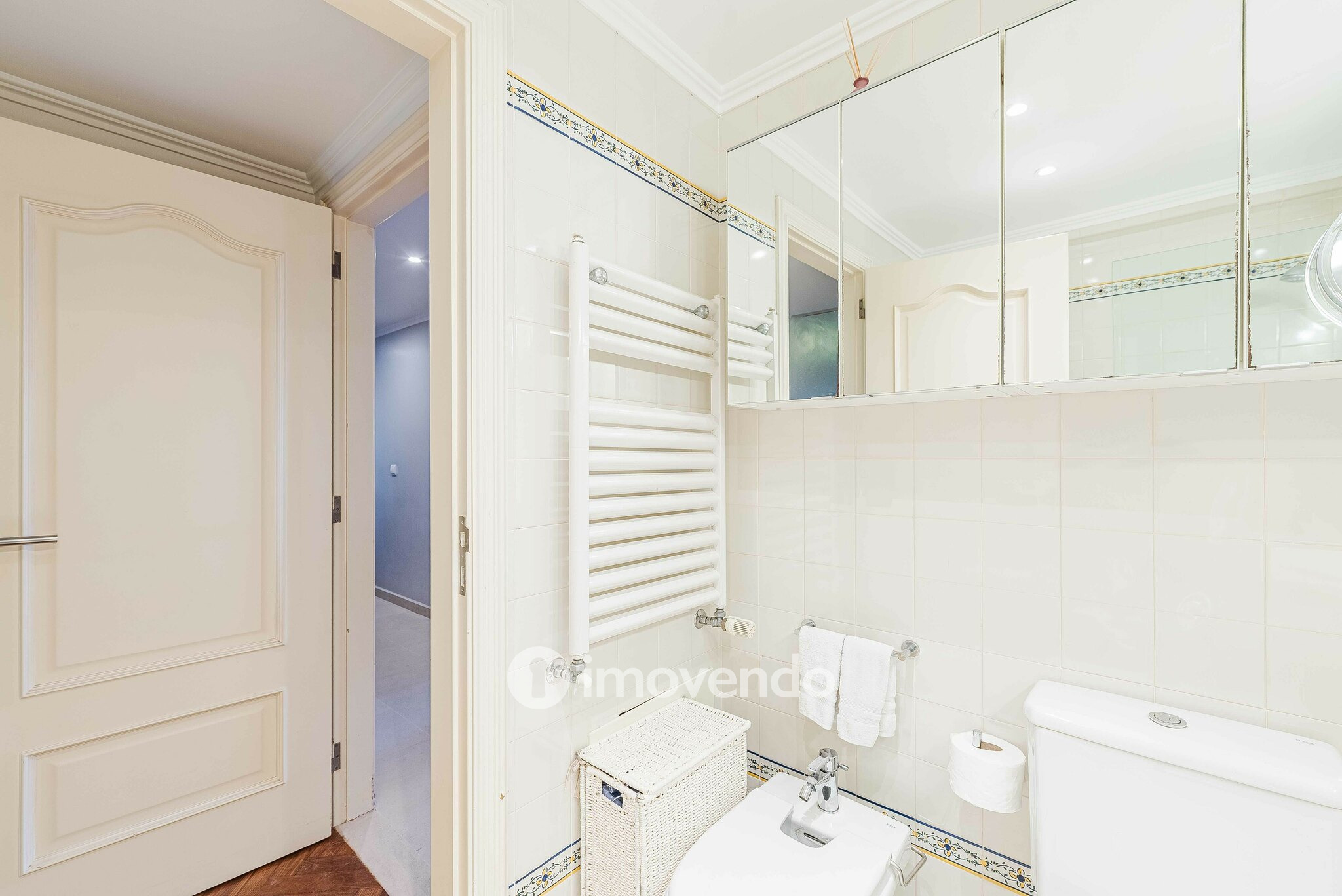 Apartamento T3 exclusivo, com garagem e vista mar, na Parede