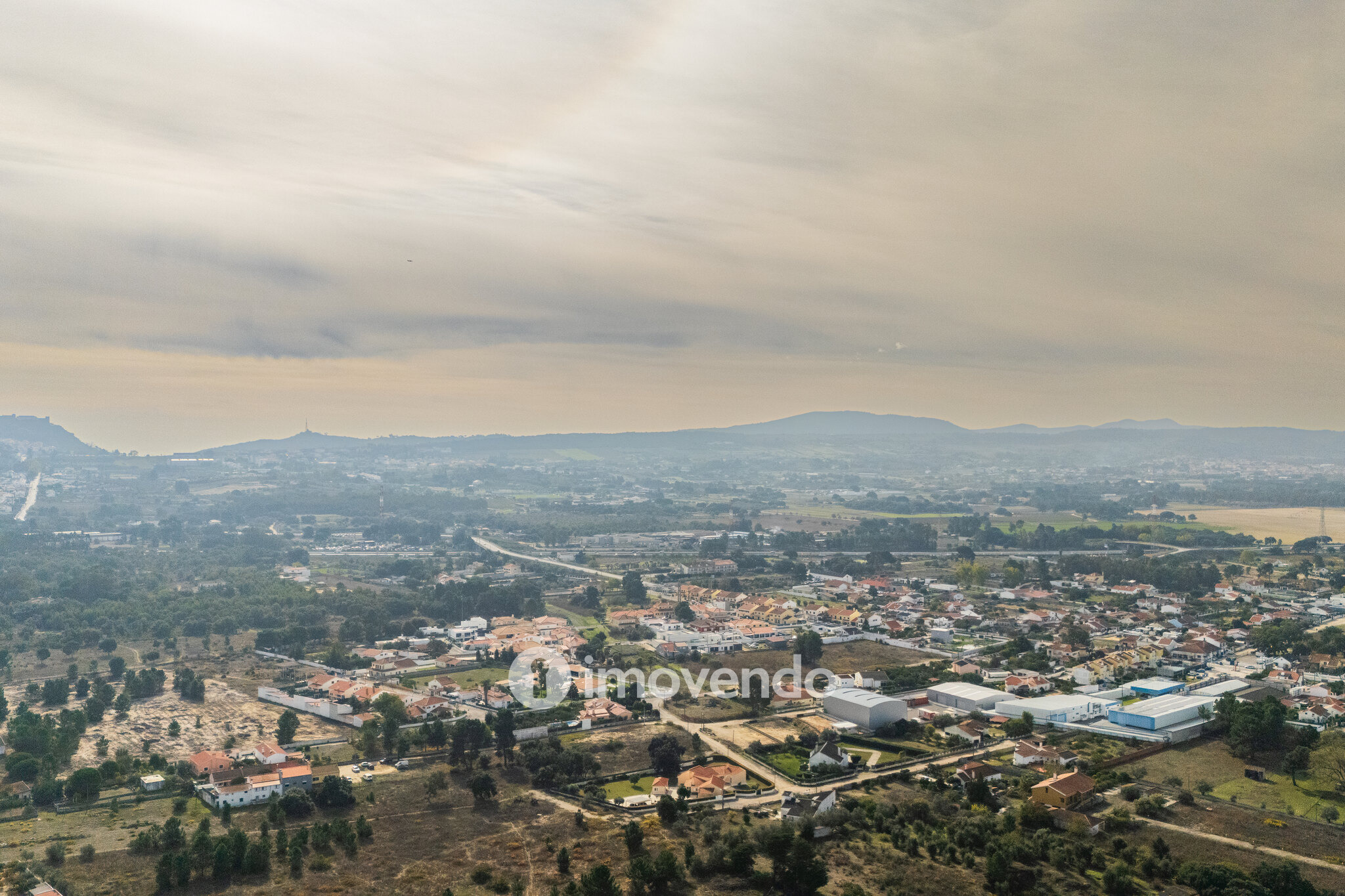Terreno urbanizável em Palmela, 814 m² e 200 m² para construir