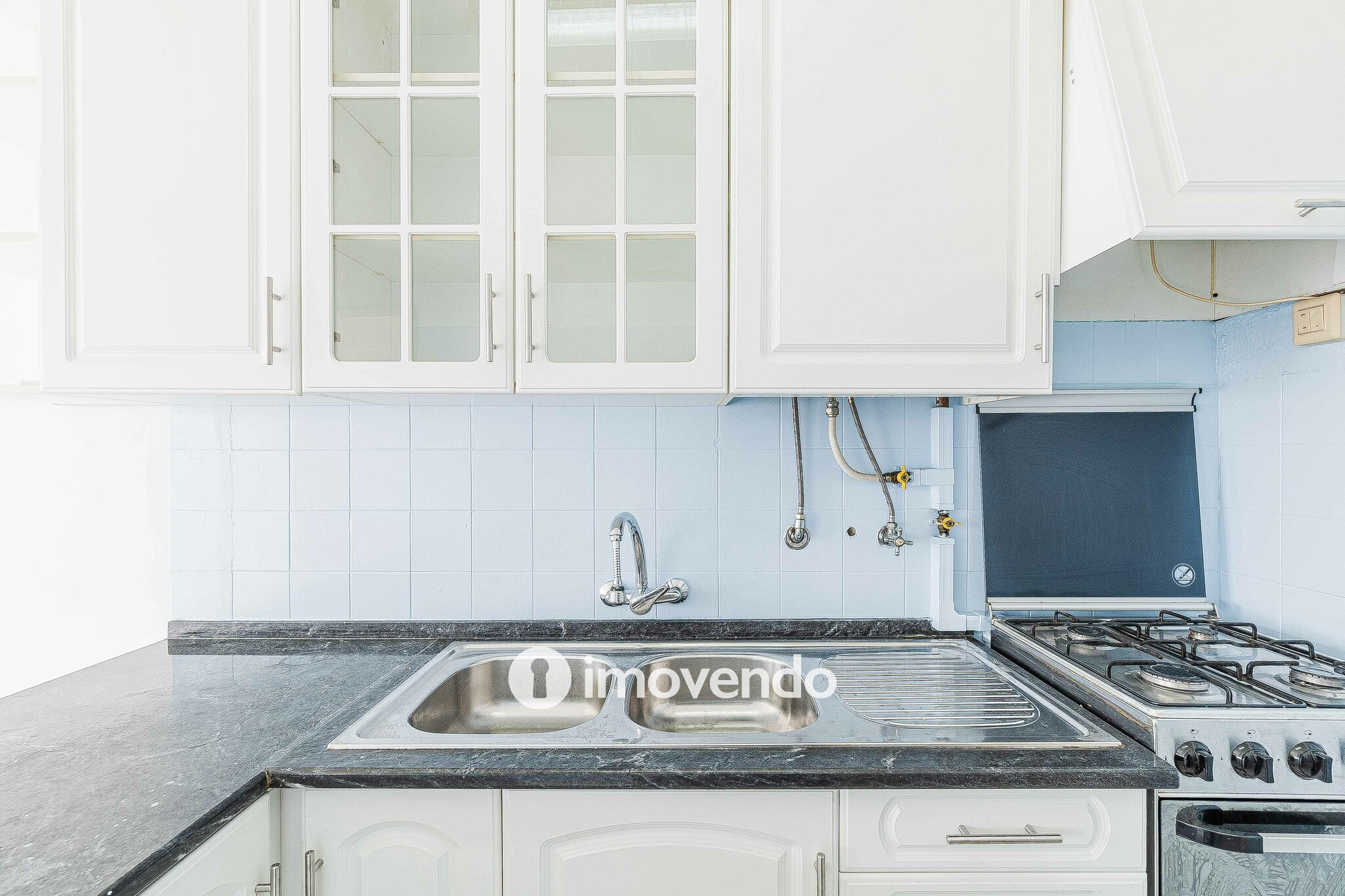 Apartamento T2 com áreas amplas, em Odivelas