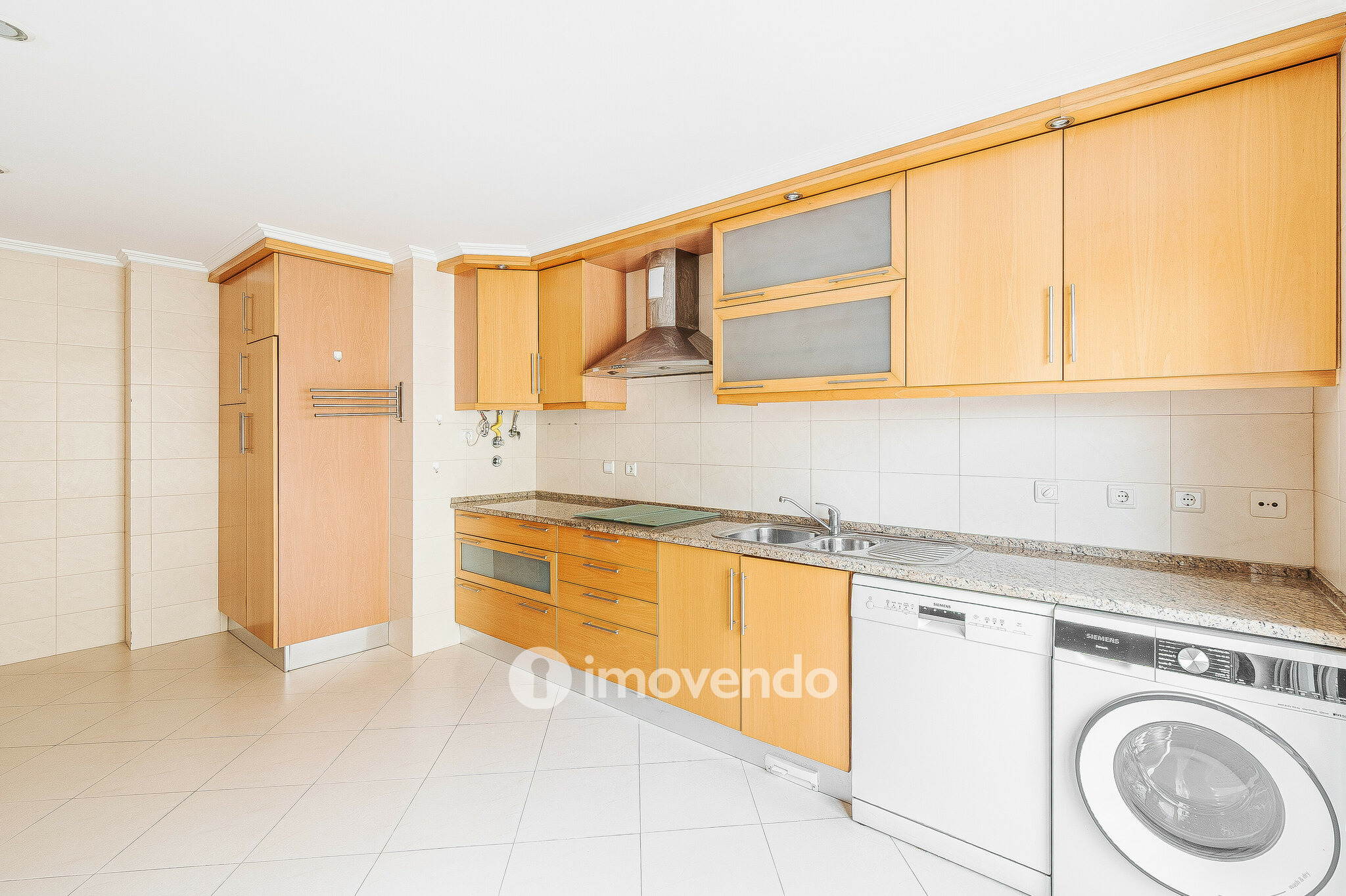 Apartamento T3 com estacionamento em S. João dos Montes