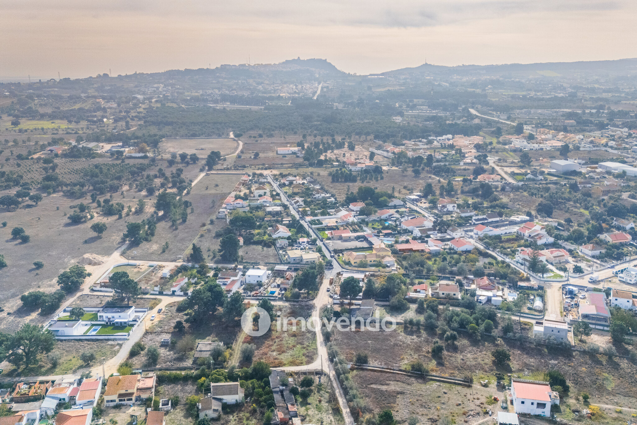 Terreno urbanizável em Palmela, 814 m² e 200 m² para construir