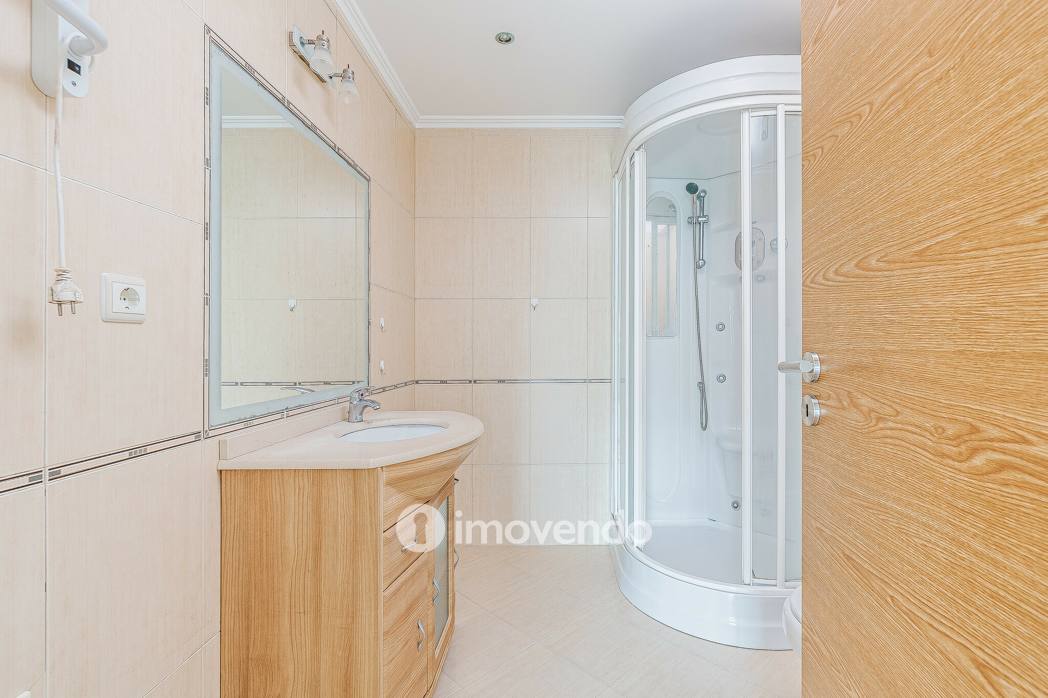 Apartamento T3 com estacionamento em S. João dos Montes