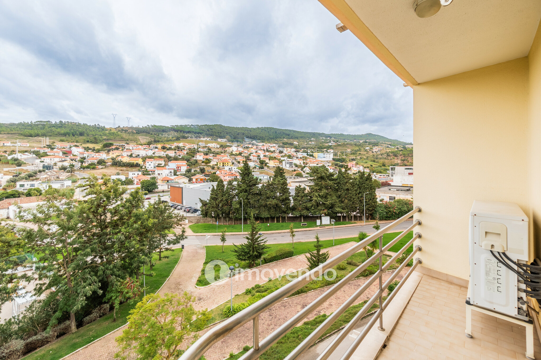 Apartamento T3 com estacionamento em S. João dos Montes