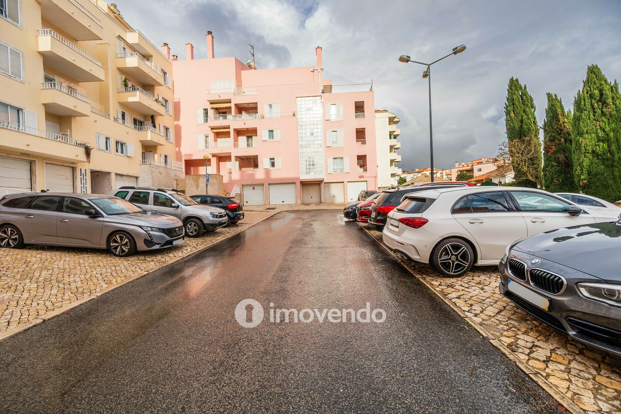 Apartamento T3 exclusivo, com garagem e vista mar, na Parede