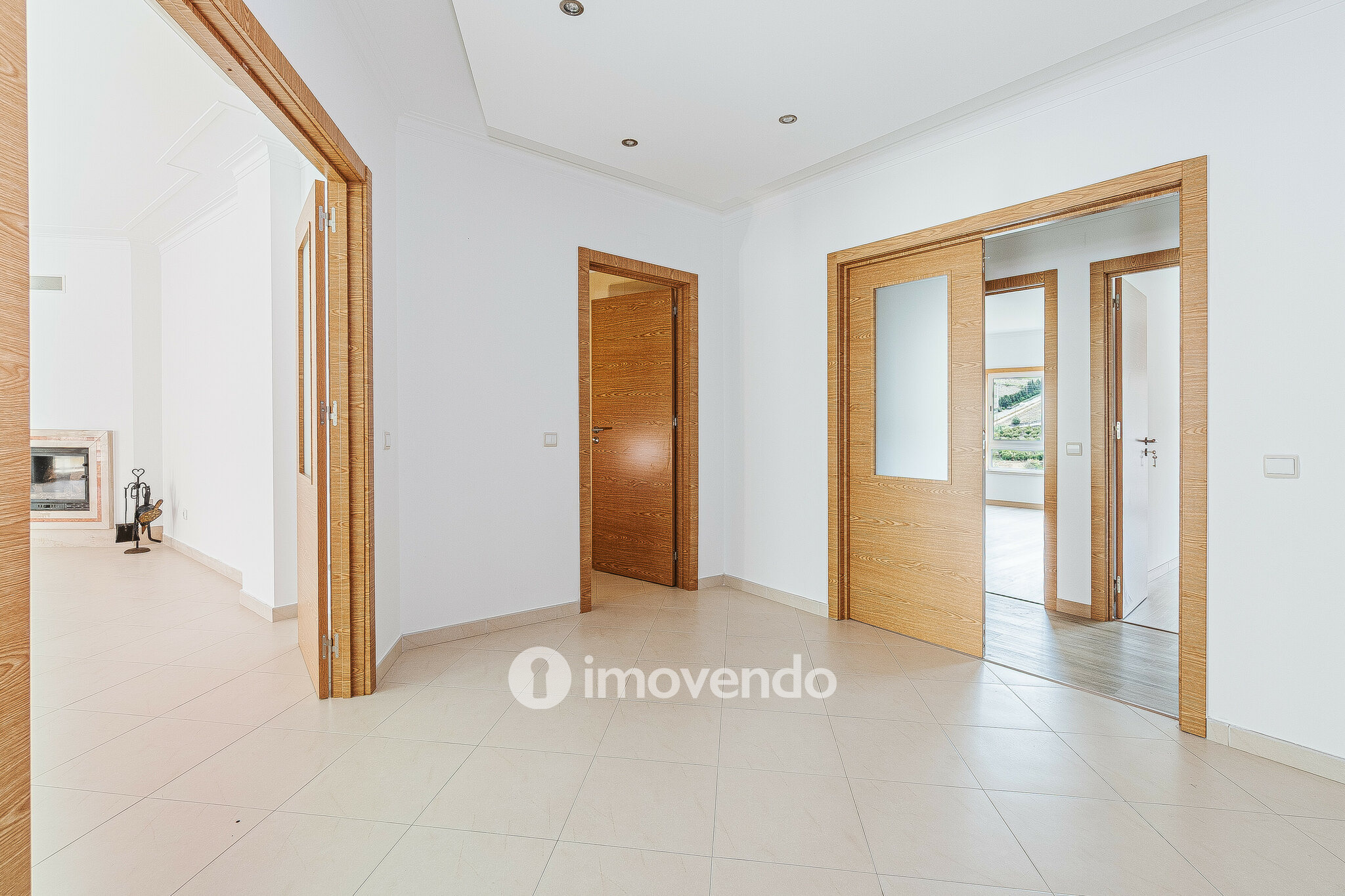 Apartamento T3 com estacionamento em S. João dos Montes