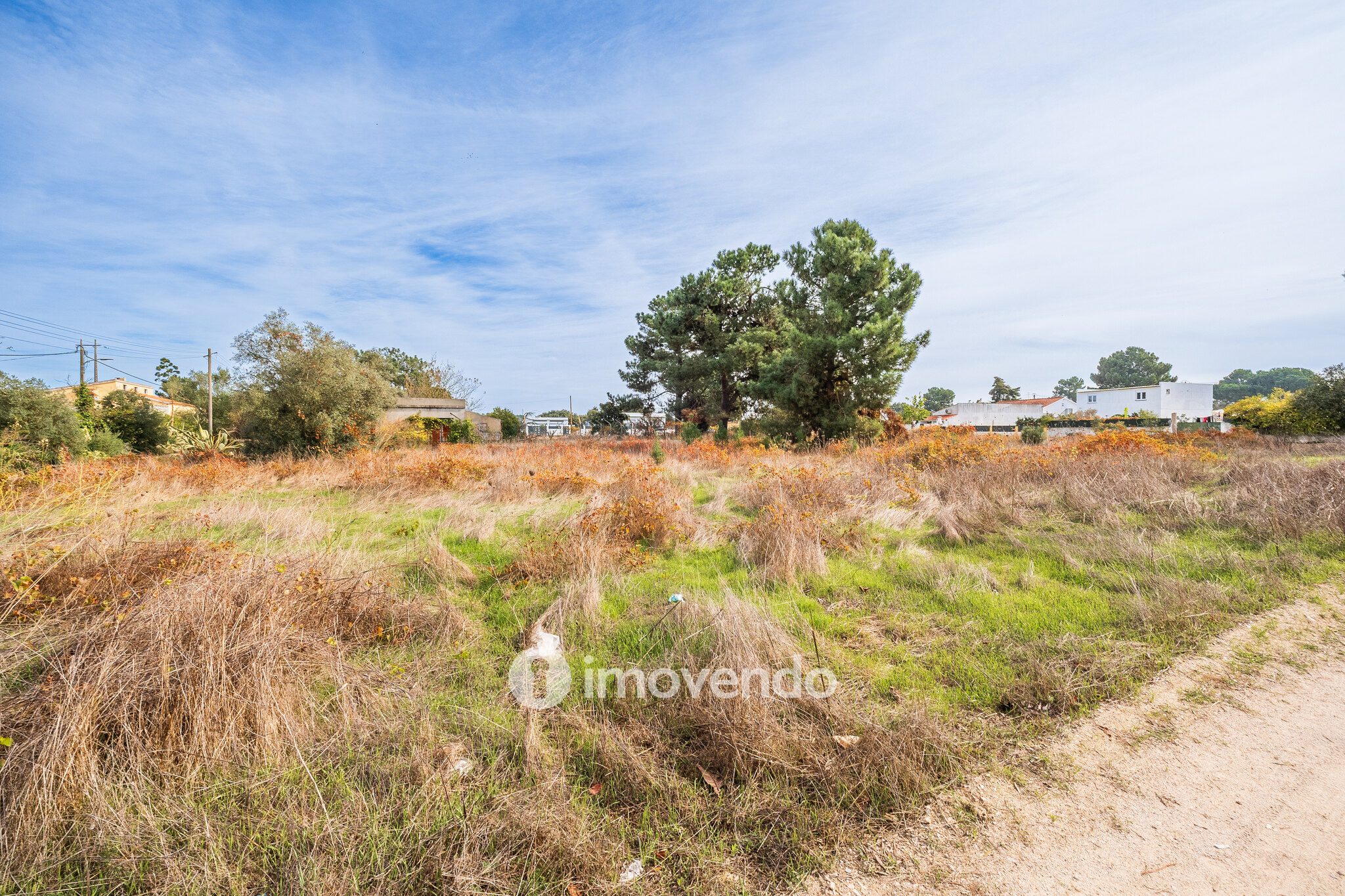 Terreno urbanizável em Palmela, 814 m² e 200 m² para construir