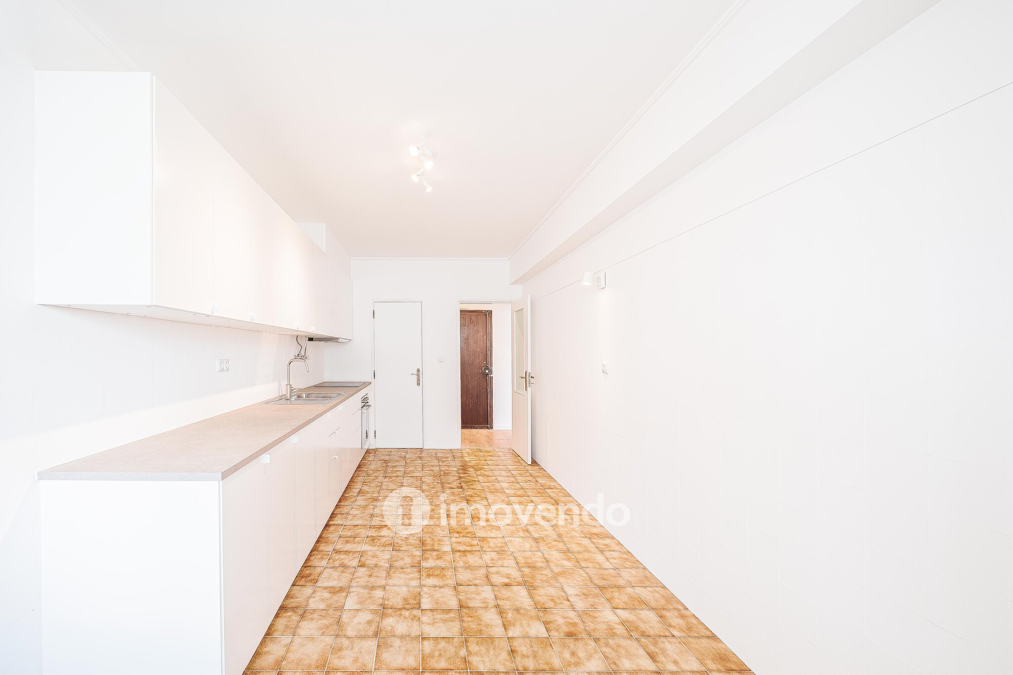 Apartamento T3 com estacionamento, na Quinta do Marquês, em Oeiras