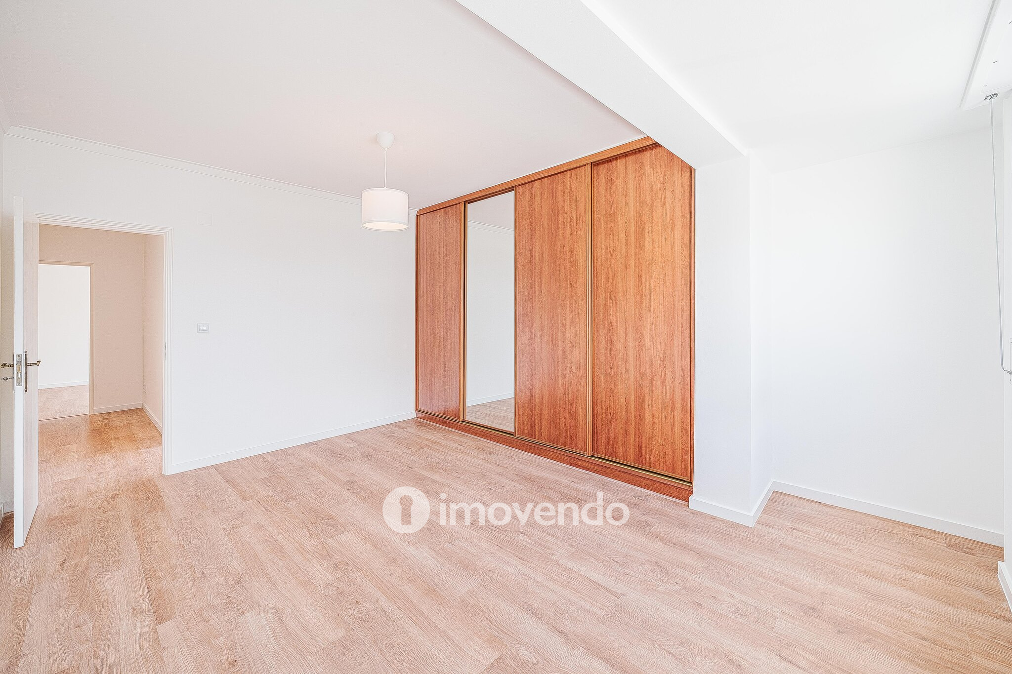 Apartamento T3 com estacionamento, na Quinta do Marquês, em Oeiras