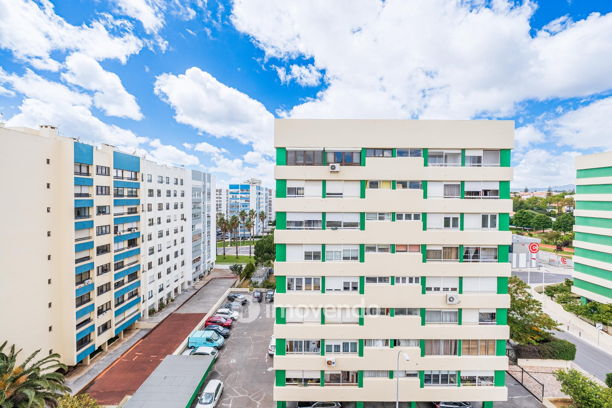 Apartamento T3 com estacionamento, na Quinta do Marquês, em Oeiras