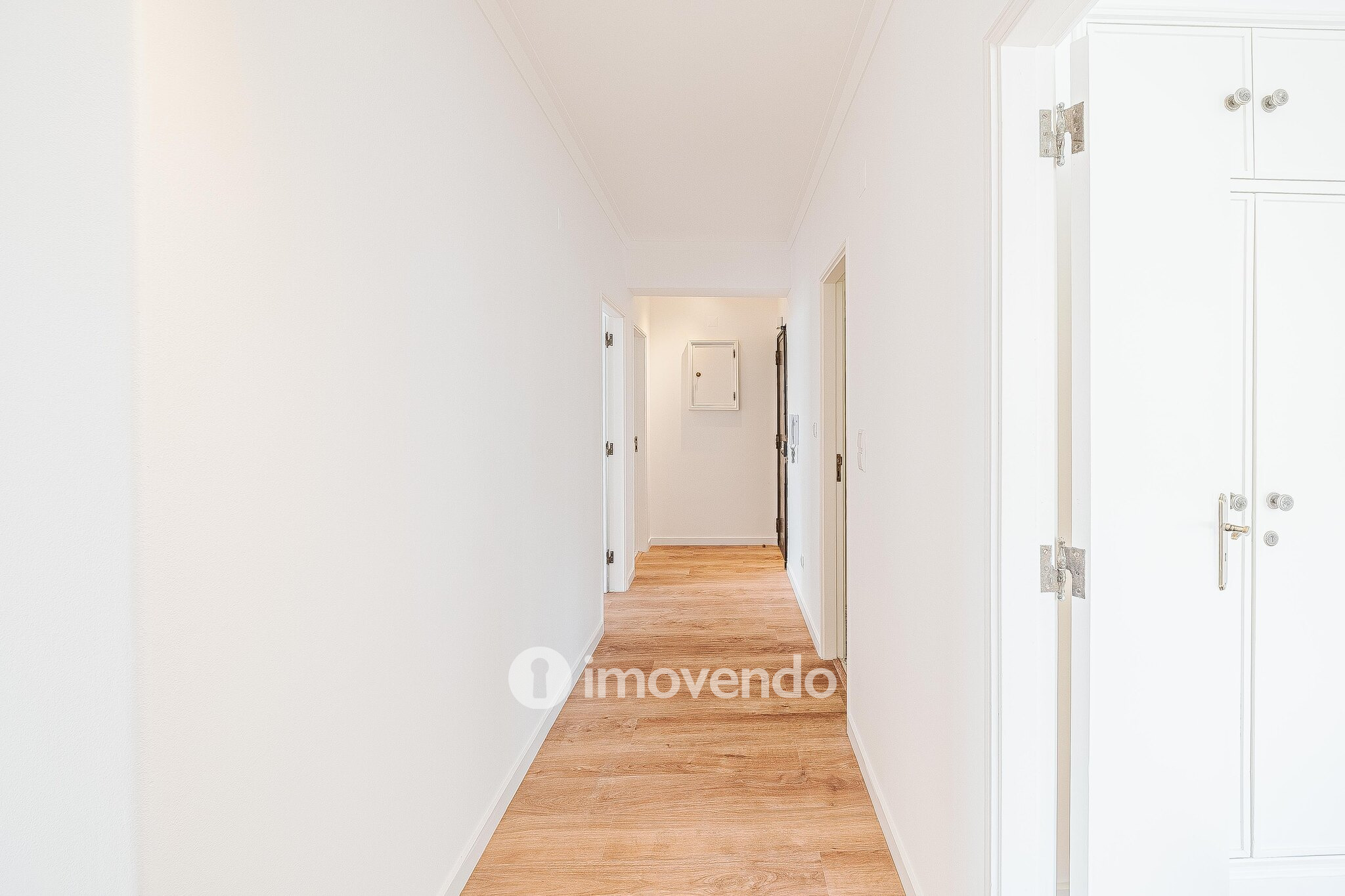 Apartamento T3 com estacionamento, na Quinta do Marquês, em Oeiras