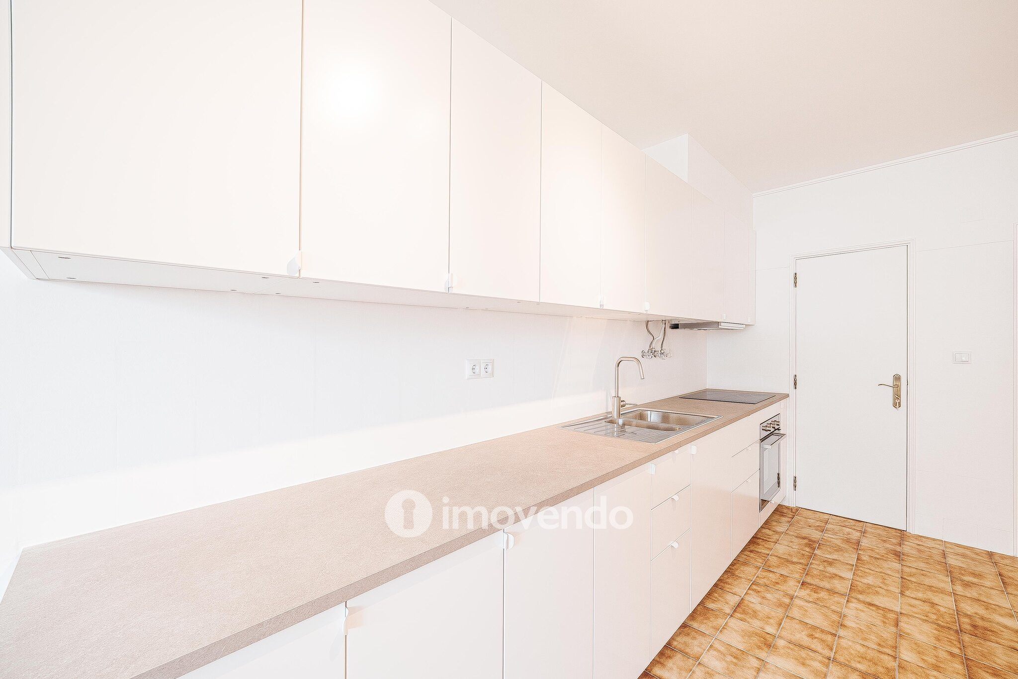 Apartamento T3 com estacionamento, na Quinta do Marquês, em Oeiras