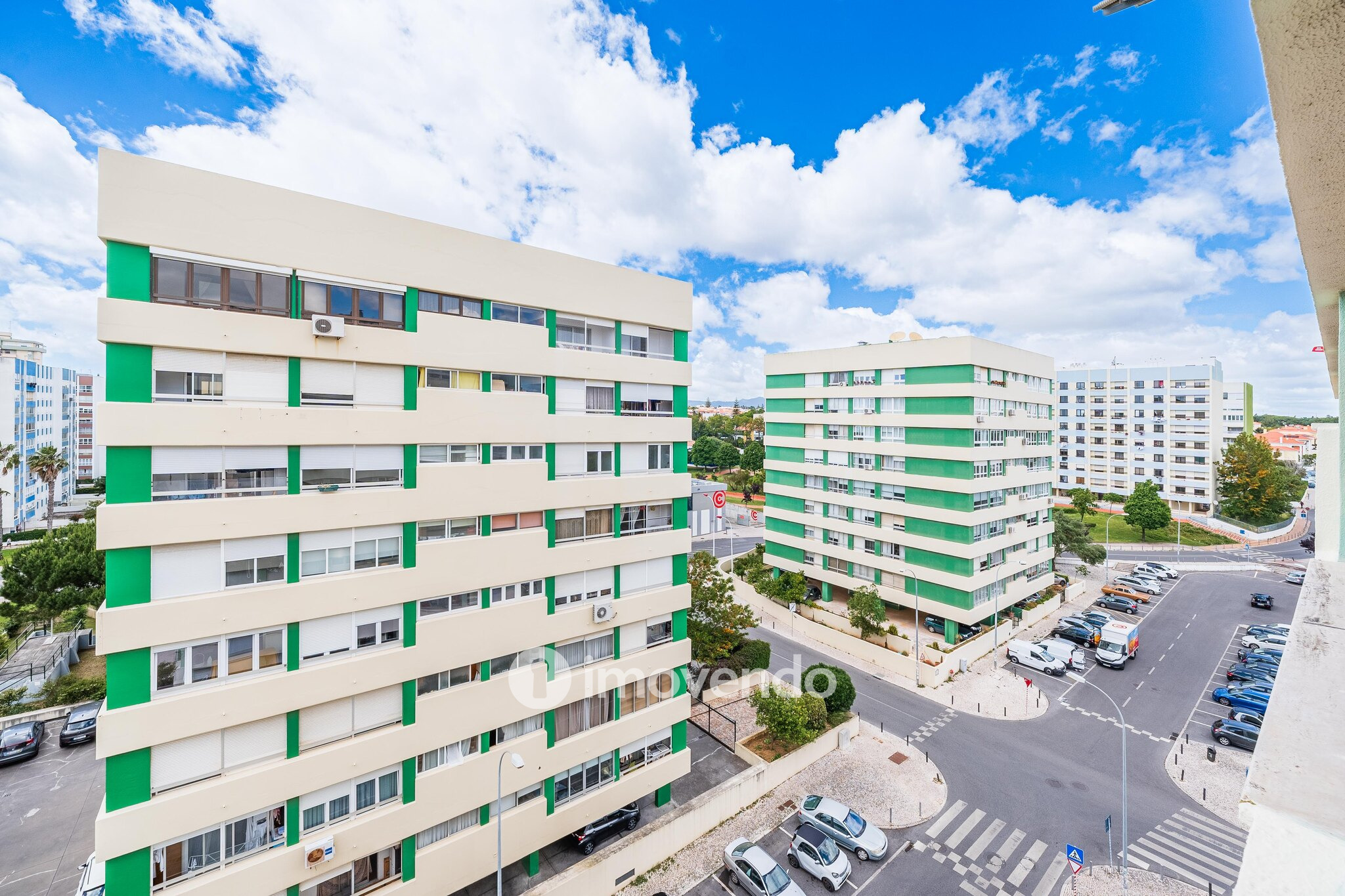 Apartamento T3 com estacionamento, na Quinta do Marquês, em Oeiras