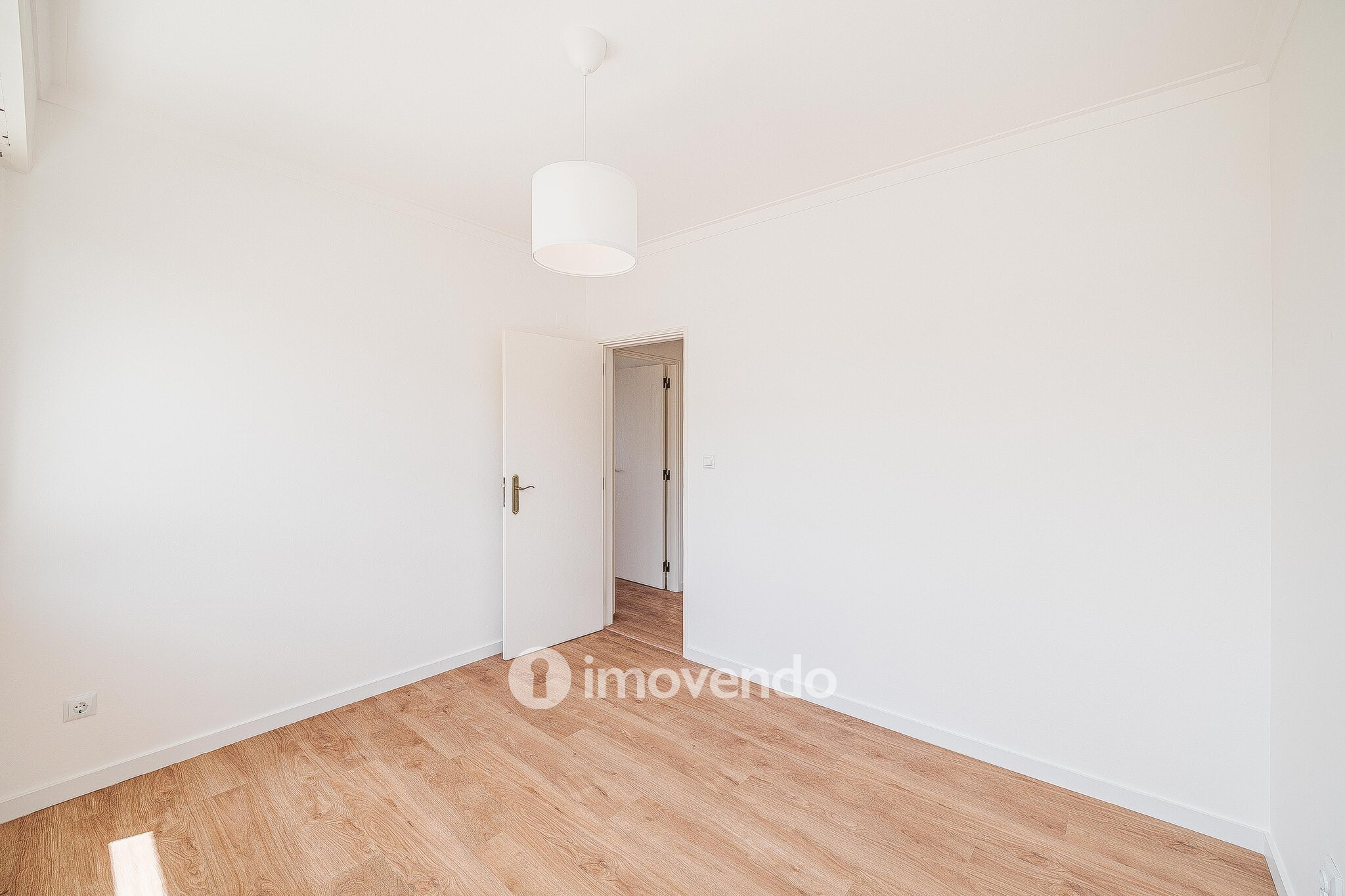 Apartamento T3 com estacionamento, na Quinta do Marquês, em Oeiras