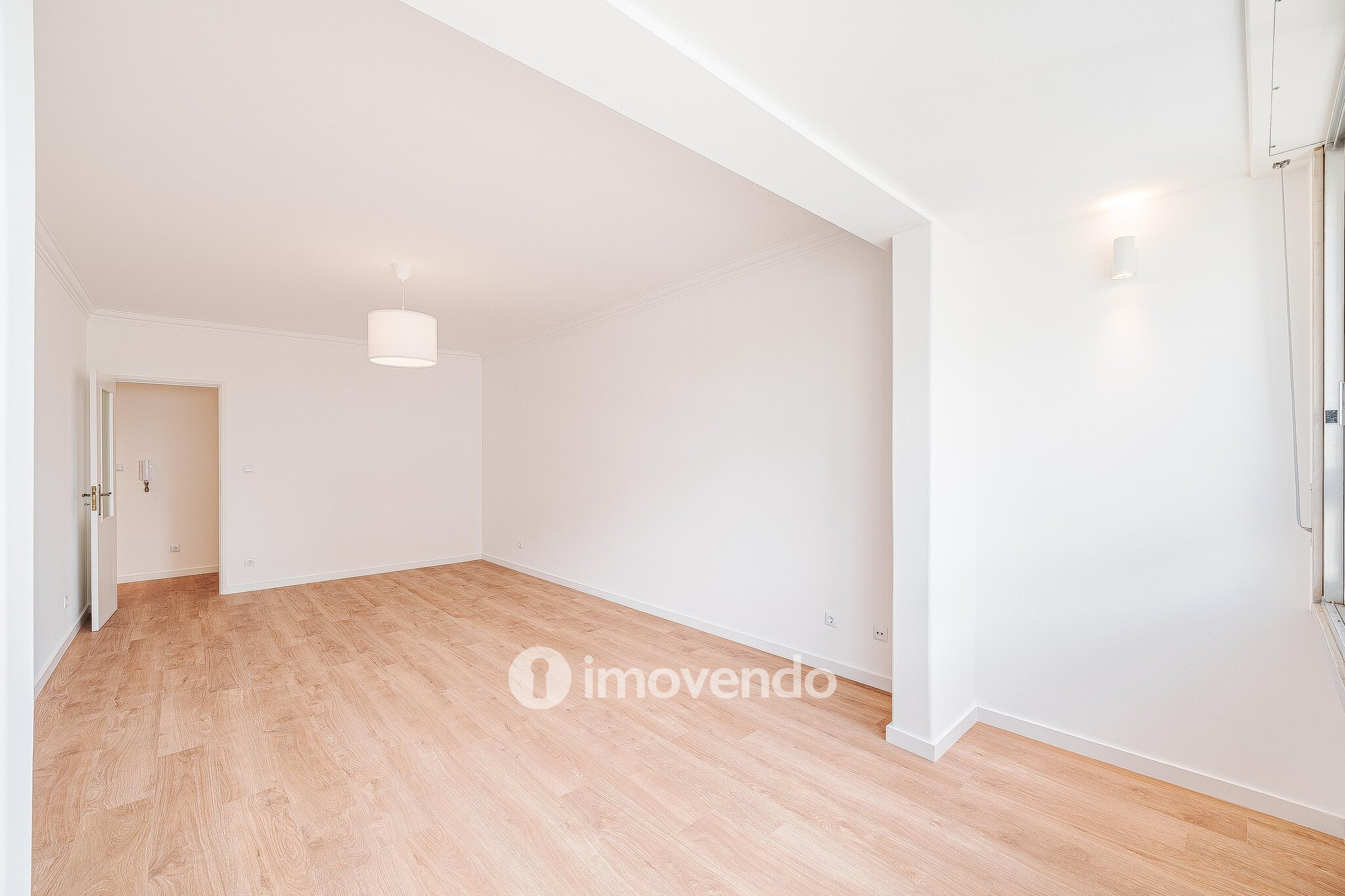 Apartamento T3 com estacionamento, na Quinta do Marquês, em Oeiras