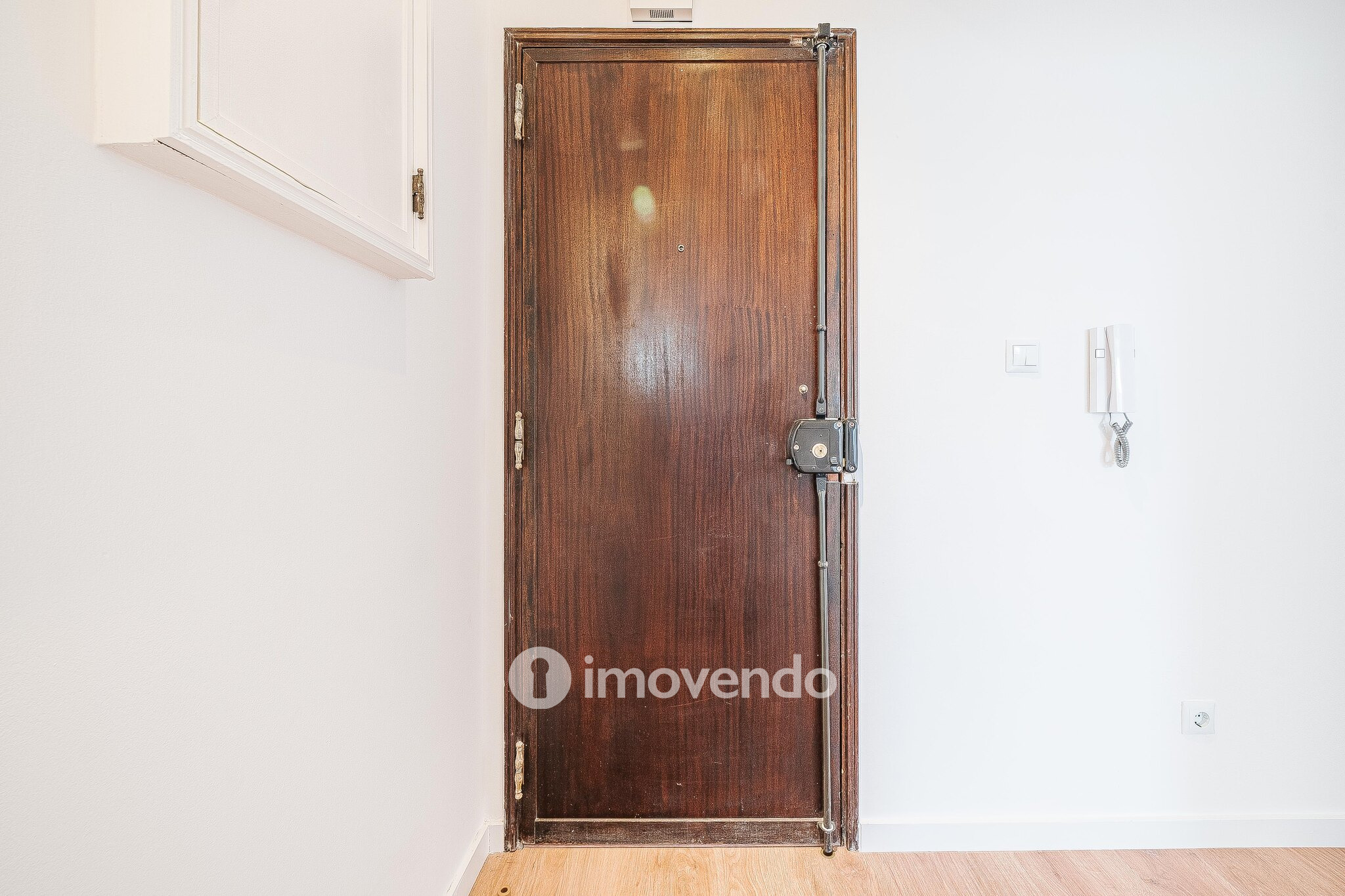 Apartamento T3 com estacionamento, na Quinta do Marquês, em Oeiras