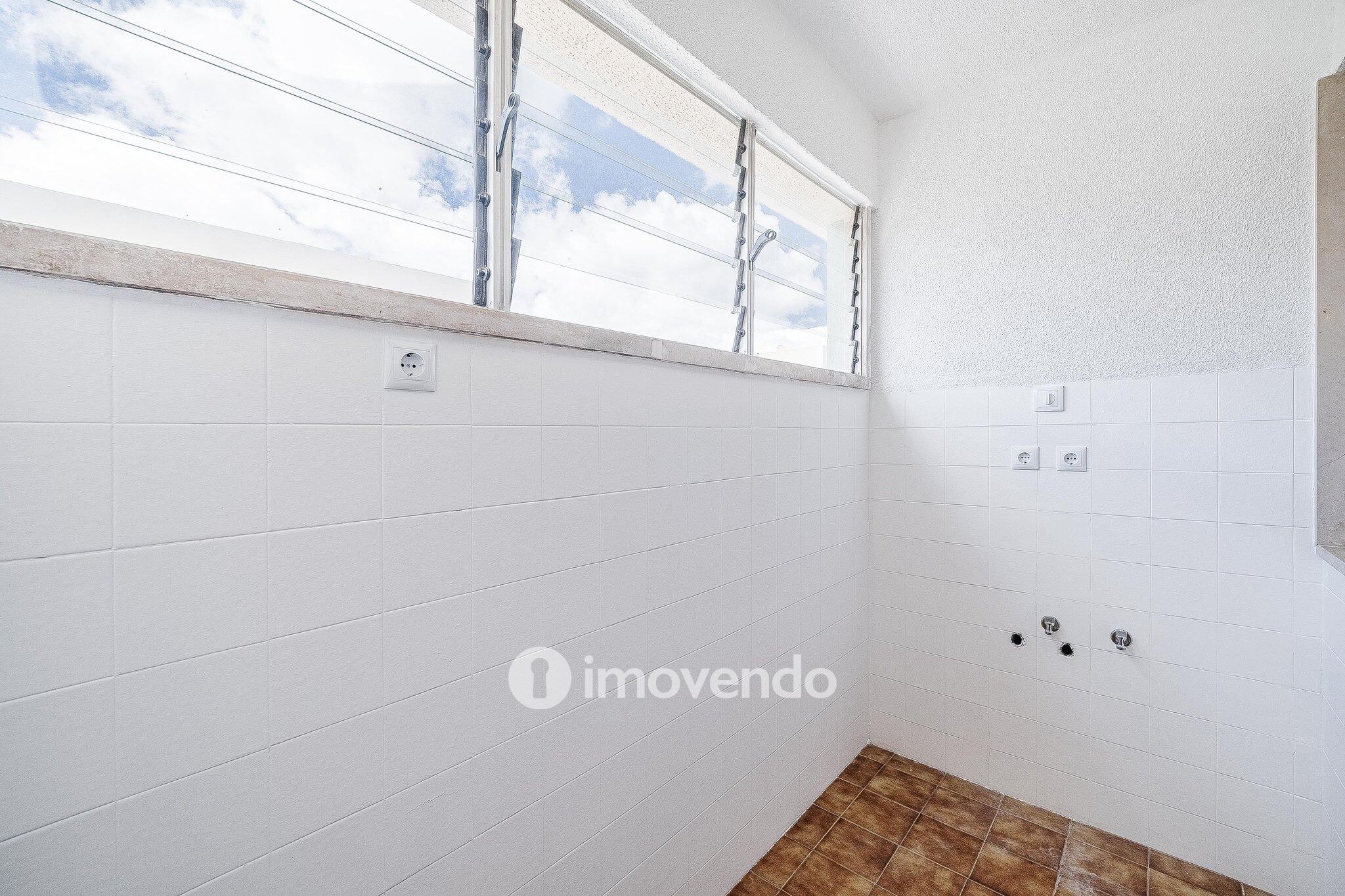 Apartamento T3 com estacionamento, na Quinta do Marquês, em Oeiras