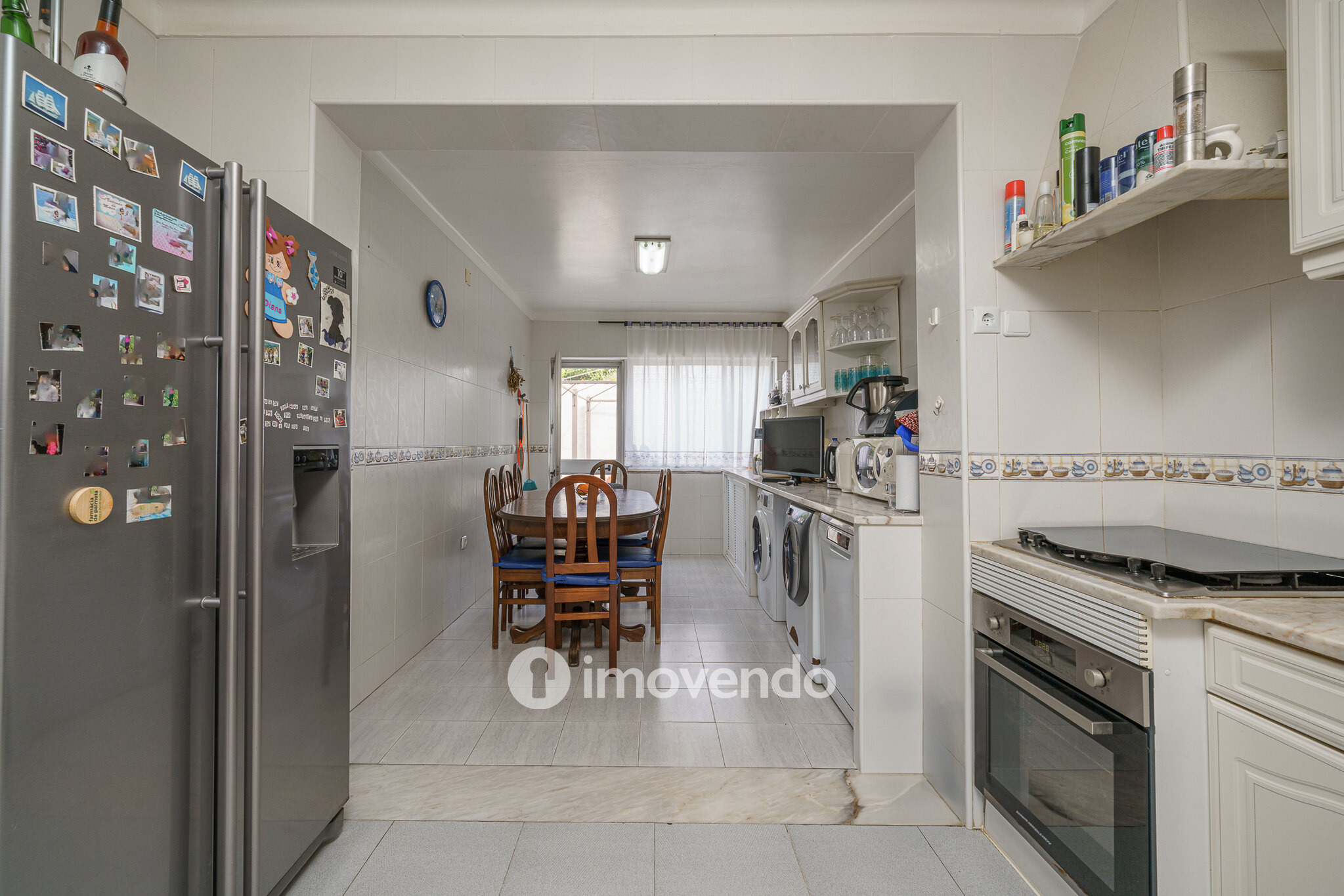 Moradia em banda T4, com logradouro e estacionamento, em Palmela