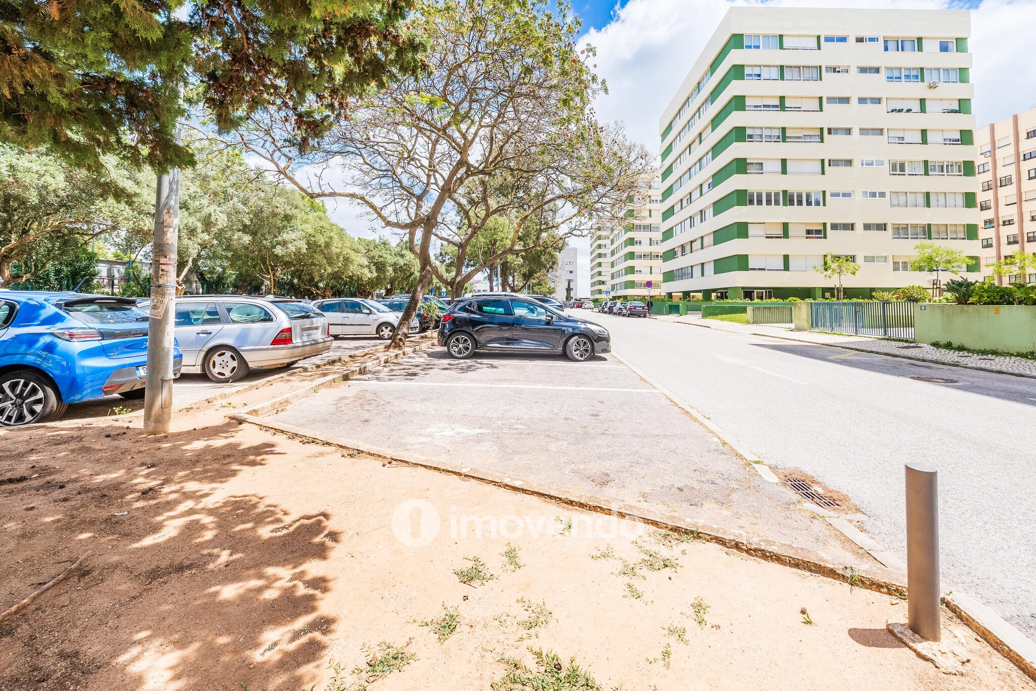 Apartamento T3 com estacionamento, na Quinta do Marquês, em Oeiras