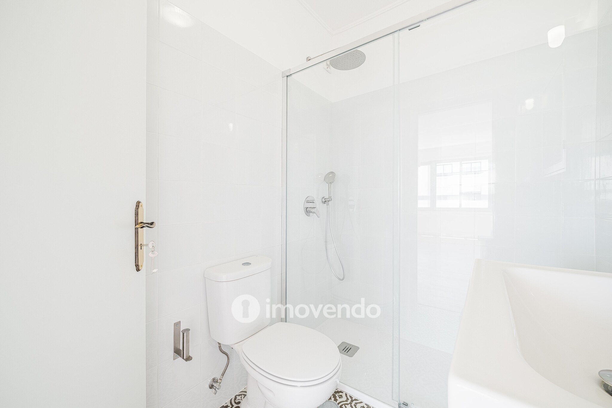 Apartamento T3 com estacionamento, na Quinta do Marquês, em Oeiras