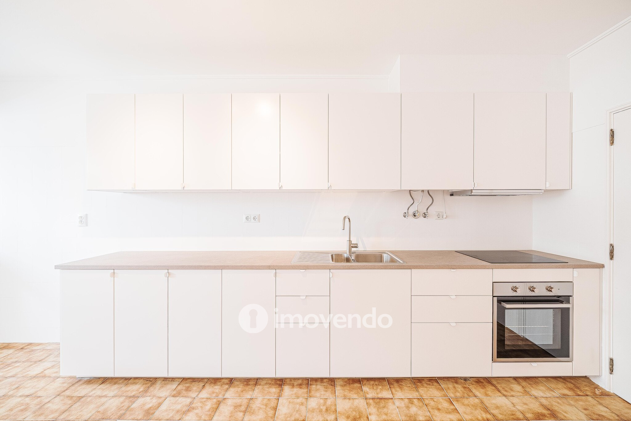 Apartamento T3 com estacionamento, na Quinta do Marquês, em Oeiras
