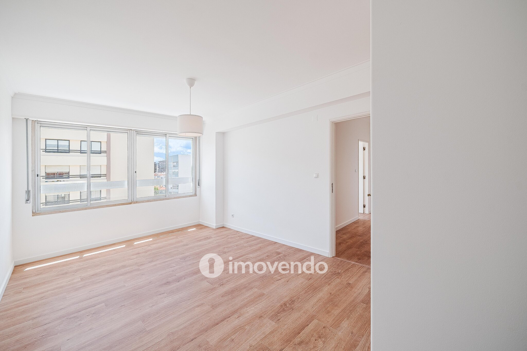 Apartamento T3 com estacionamento, na Quinta do Marquês, em Oeiras