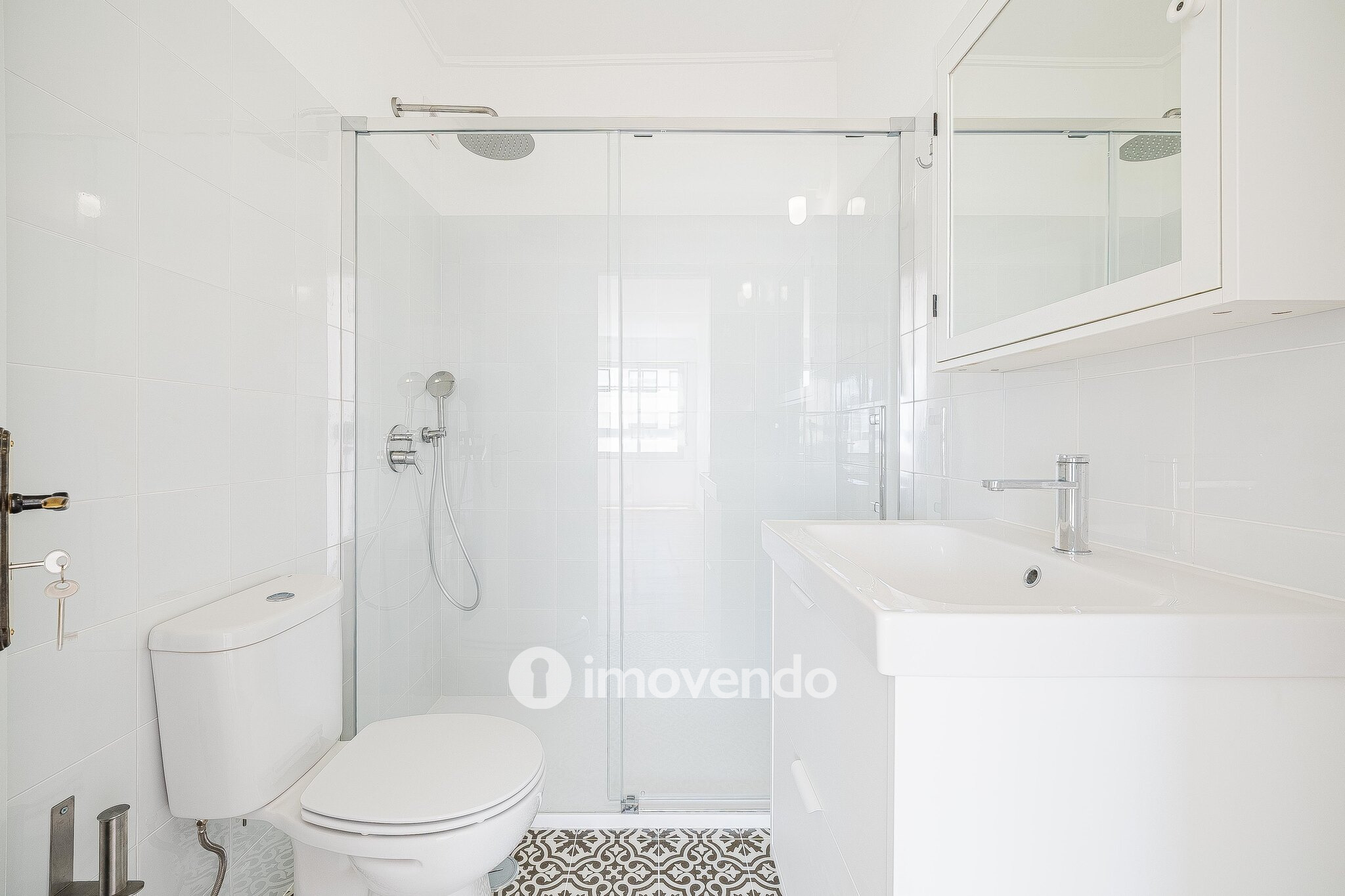 Apartamento T3 com estacionamento, na Quinta do Marquês, em Oeiras