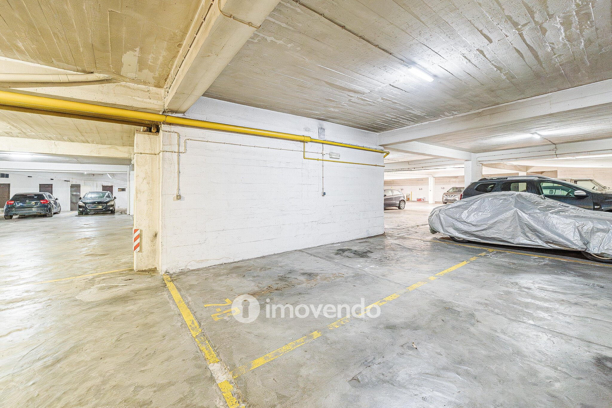 Apartamento T3 com estacionamento, na Quinta do Marquês, em Oeiras