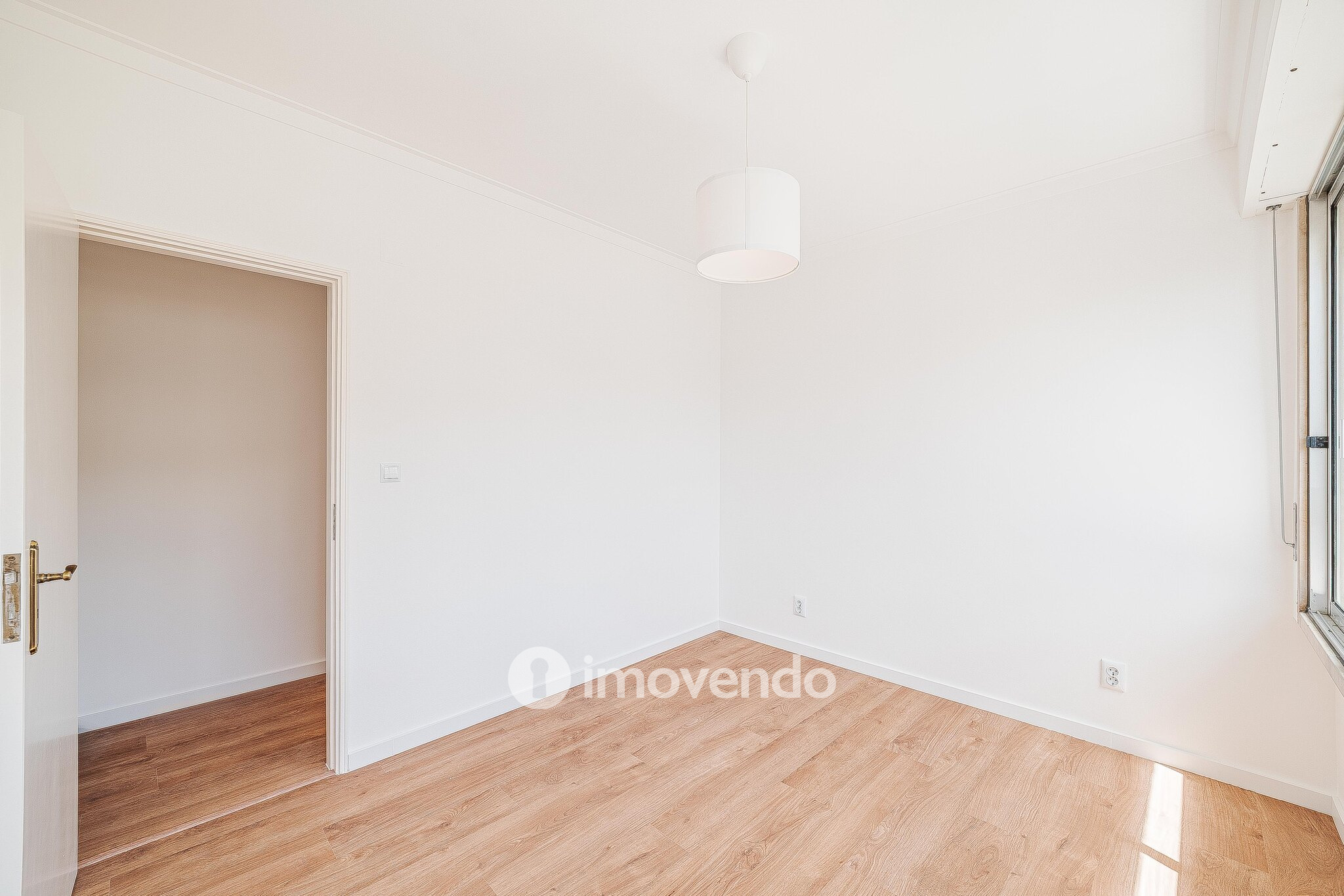 Apartamento T3 com estacionamento, na Quinta do Marquês, em Oeiras