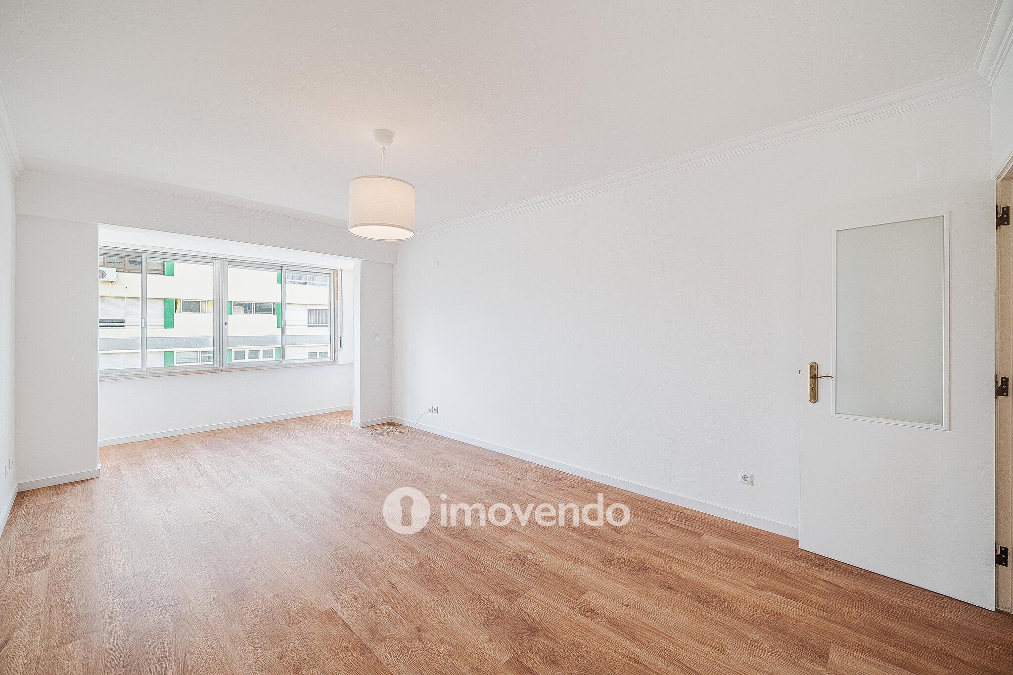 Apartamento T3 com estacionamento, na Quinta do Marquês, em Oeiras