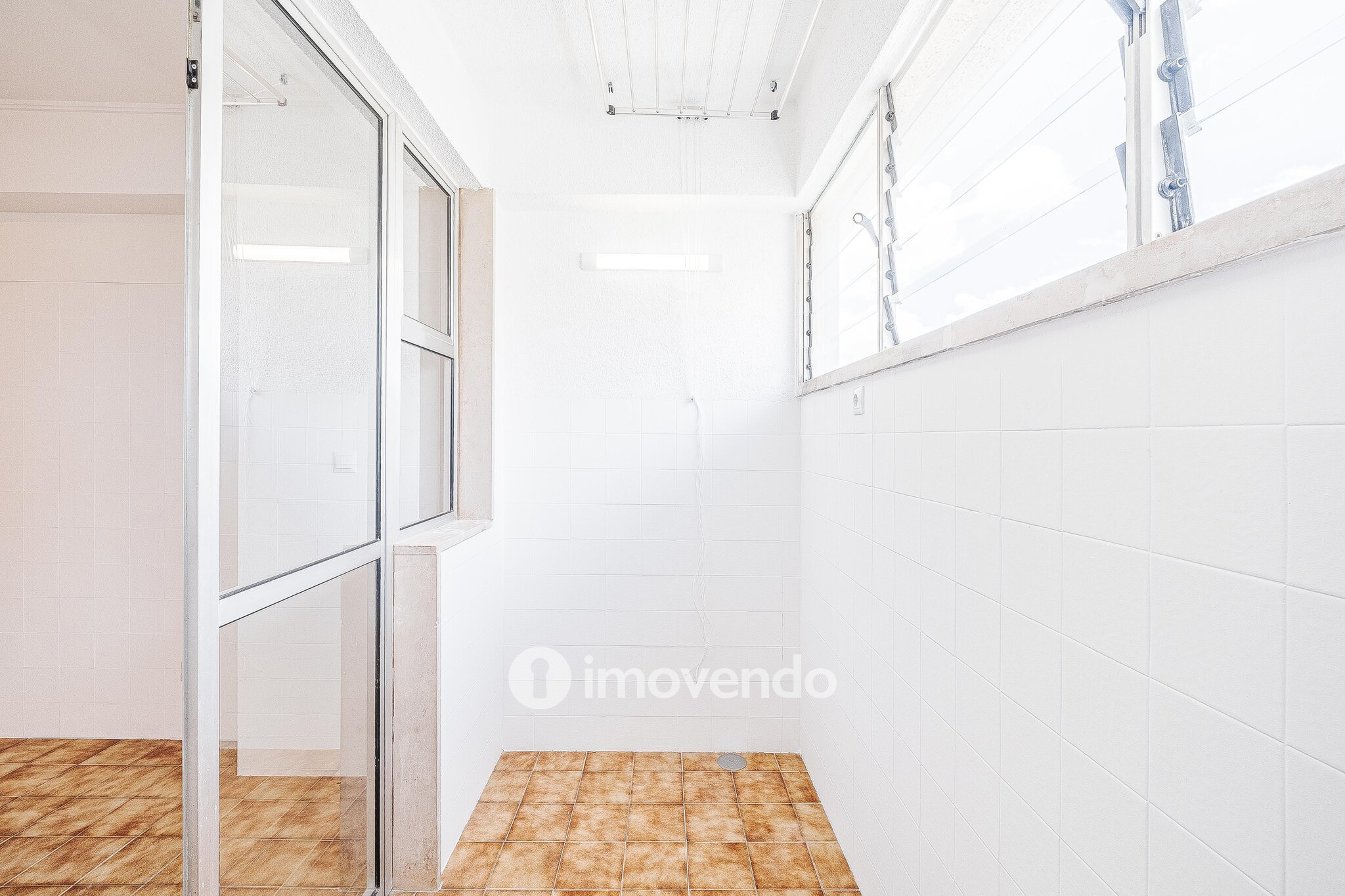 Apartamento T3 com estacionamento, na Quinta do Marquês, em Oeiras