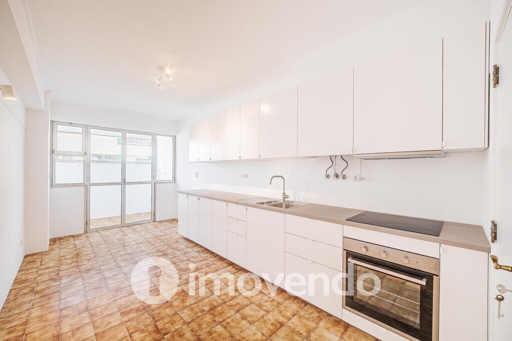 Apartamento T3 em Oeiras, Oeiras com 124 m<sup>2</sup> por 597.800