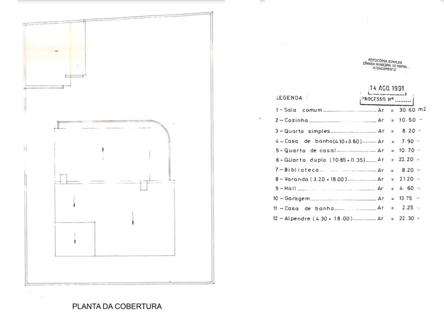 Moradia T4+1 inserida em lote de 335 m2, na Carvoeira