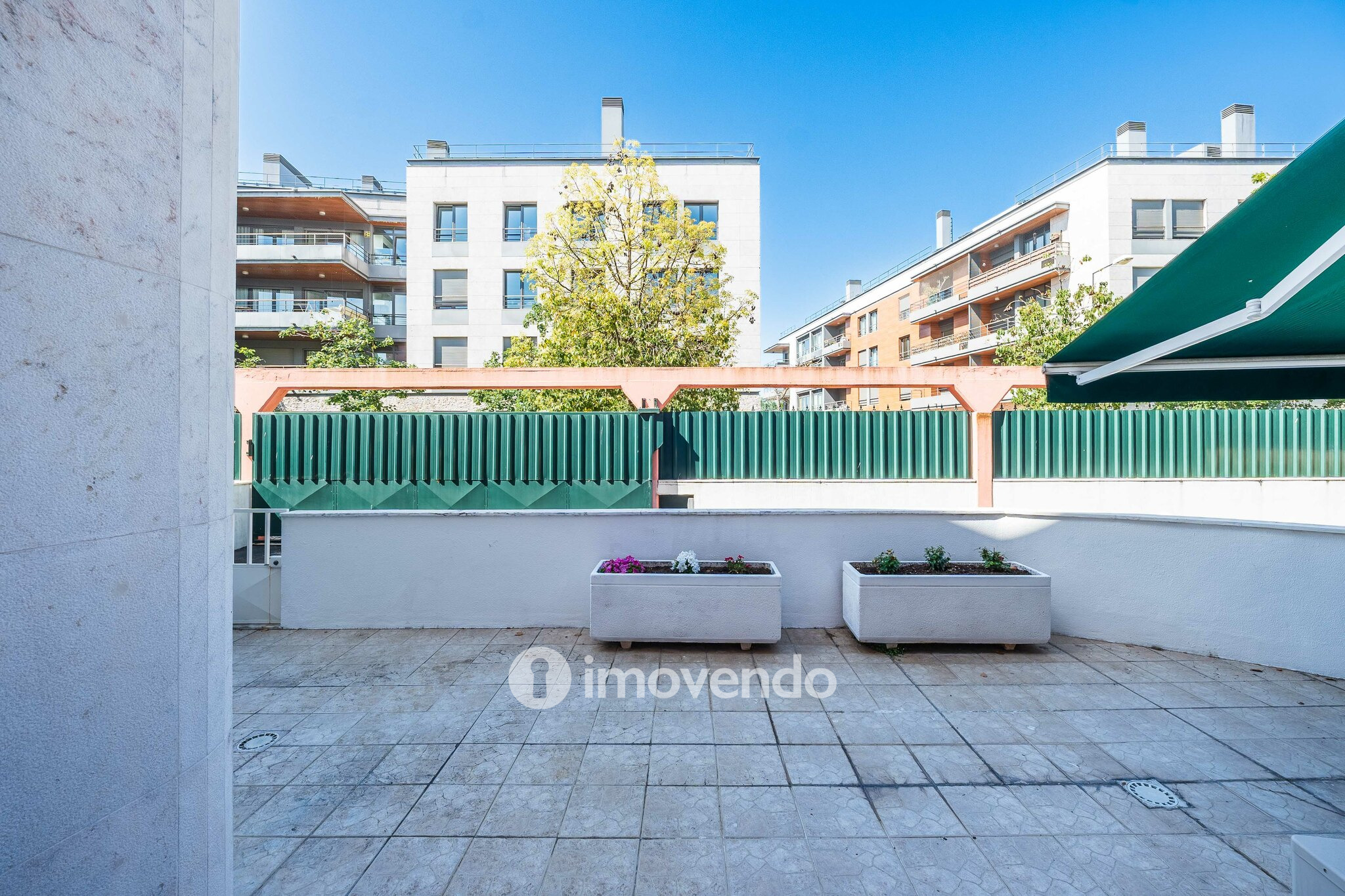 Apartamento T4 exclusivo, com estacionamento e terraço, em Belém
