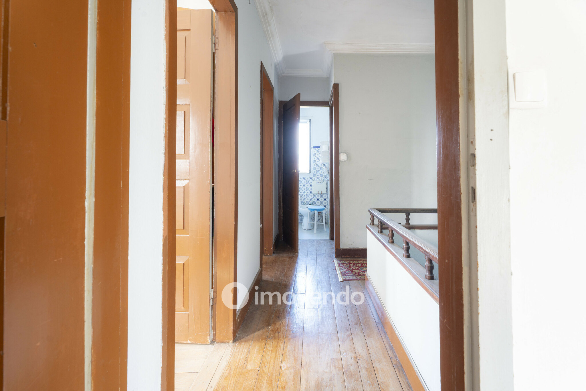 Moradia T4 para renovação, com terreno de 8000m², em Felgueiras