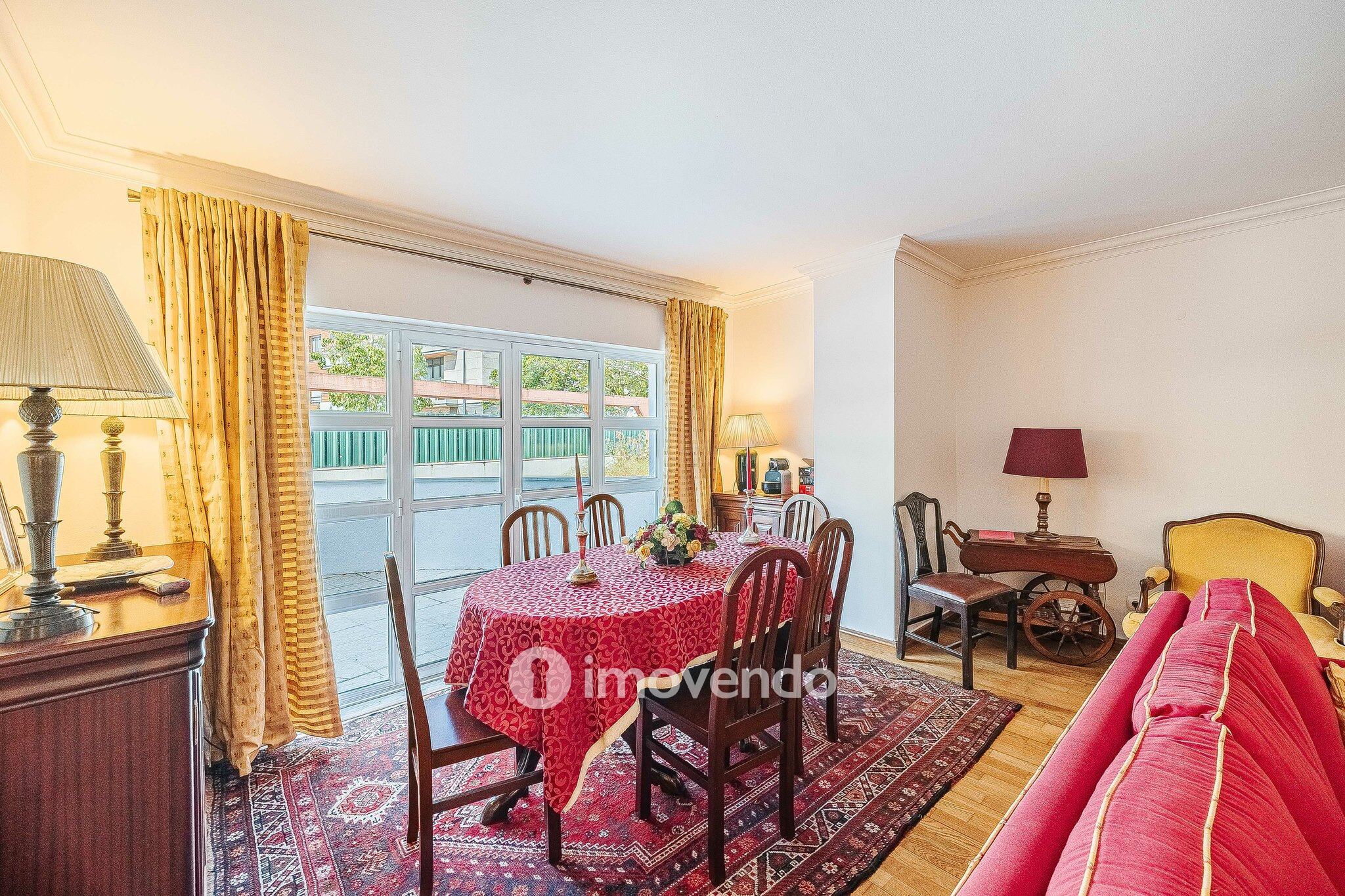 Apartamento T4 exclusivo, com estacionamento e terraço, em Belém