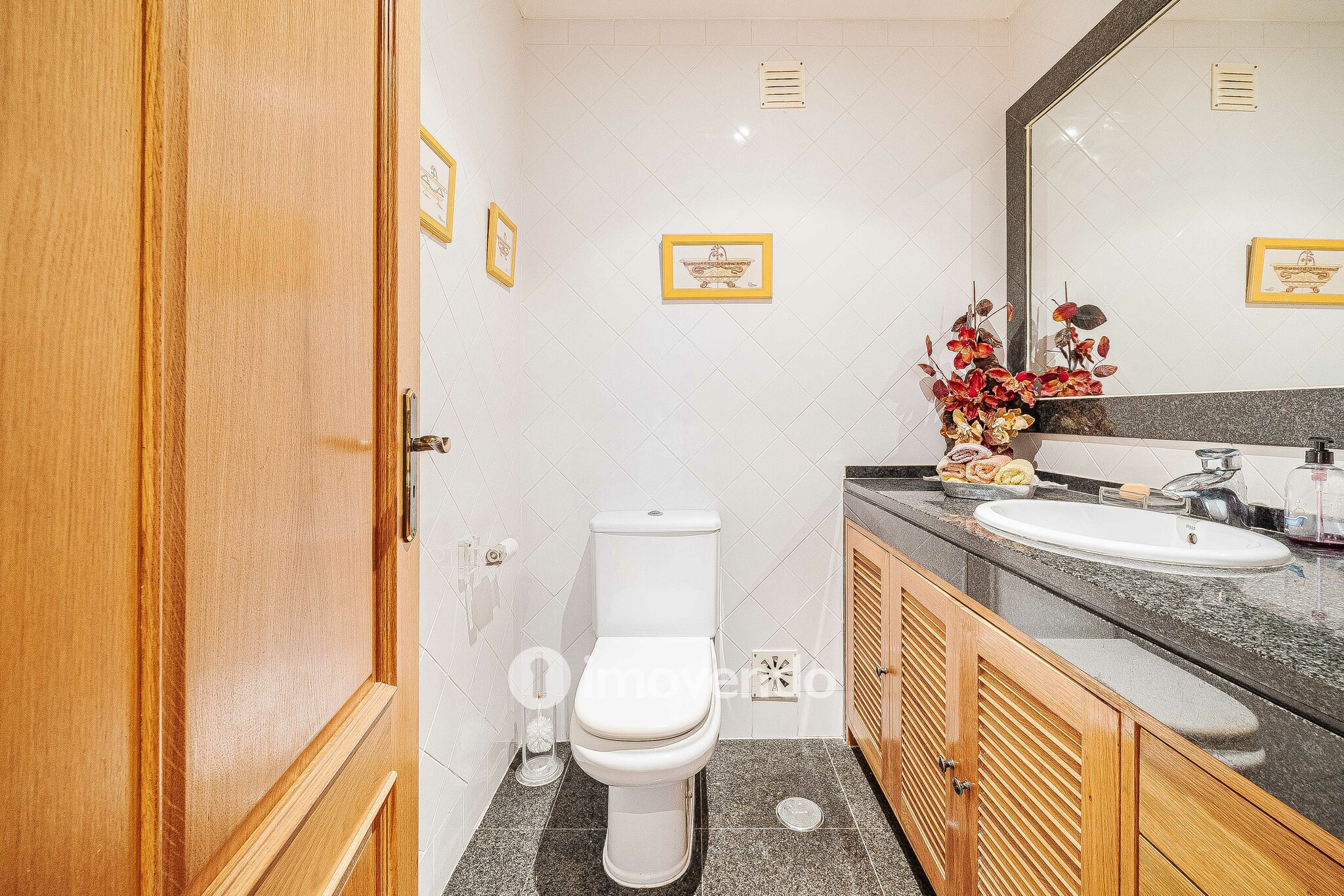 Apartamento T4 exclusivo, com estacionamento e terraço, em Belém