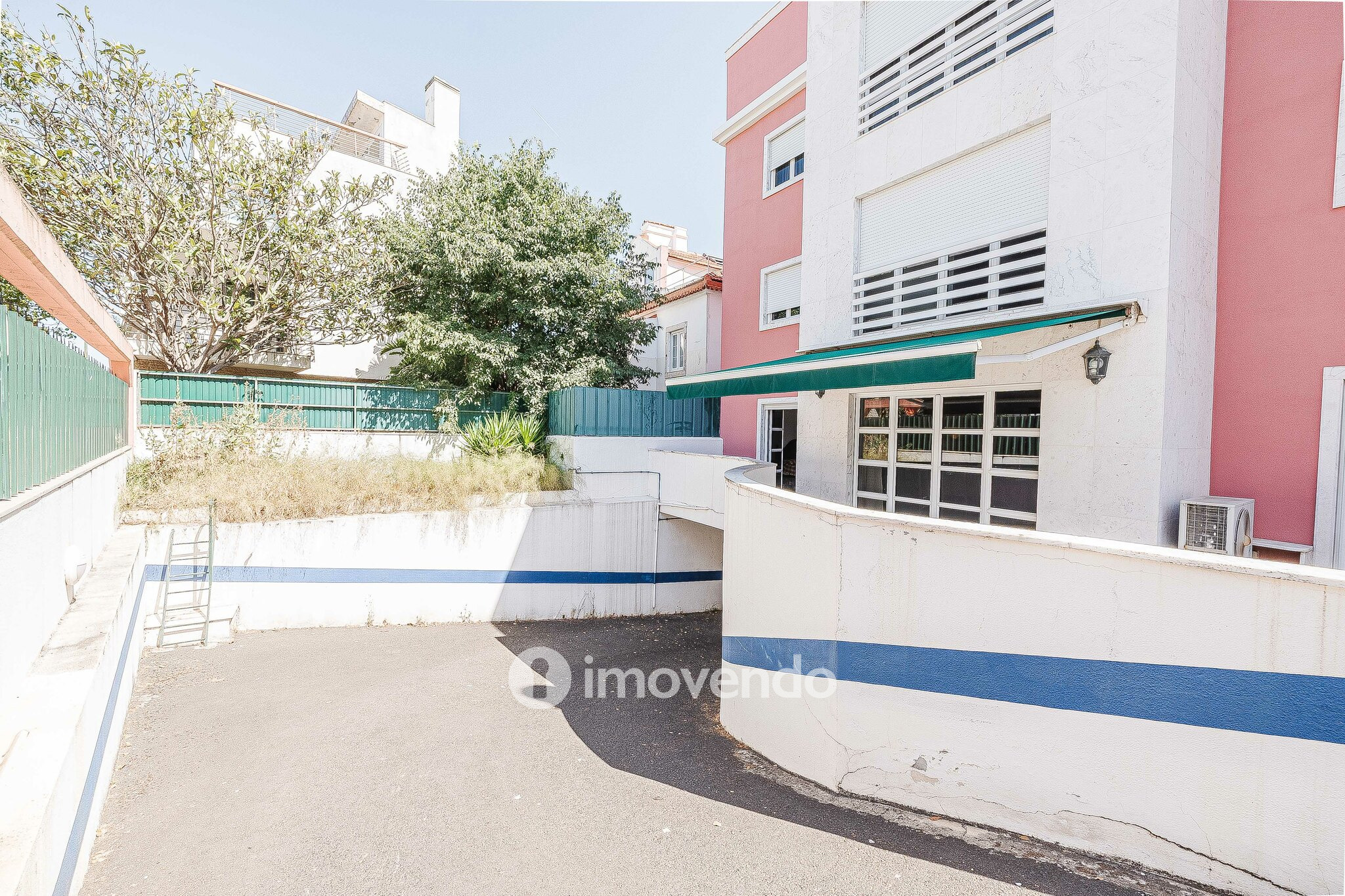 Apartamento T4 exclusivo, com estacionamento e terraço, em Belém