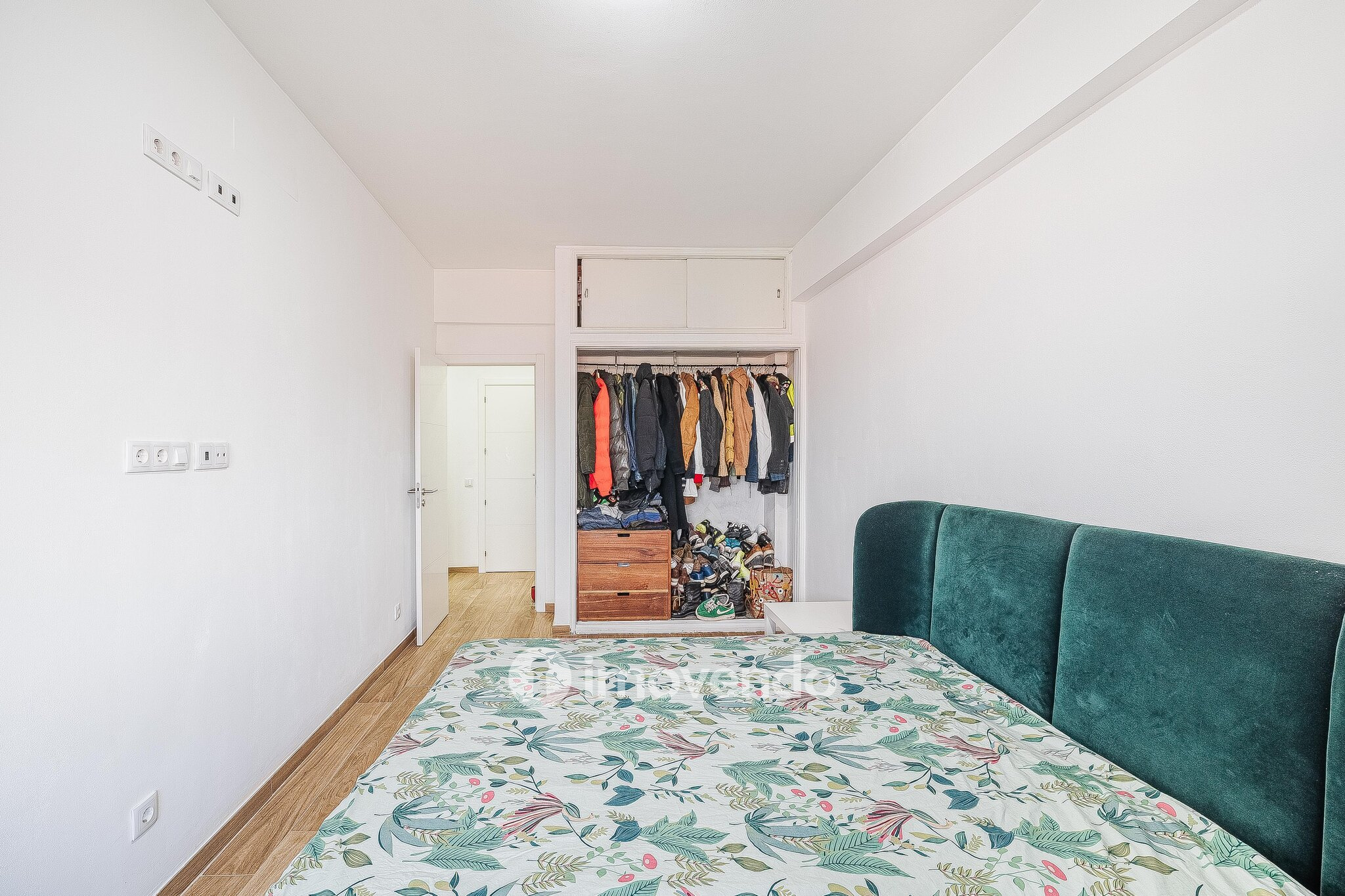 Apartamento T2 remodelado, com cozinha equipada, em Benfica