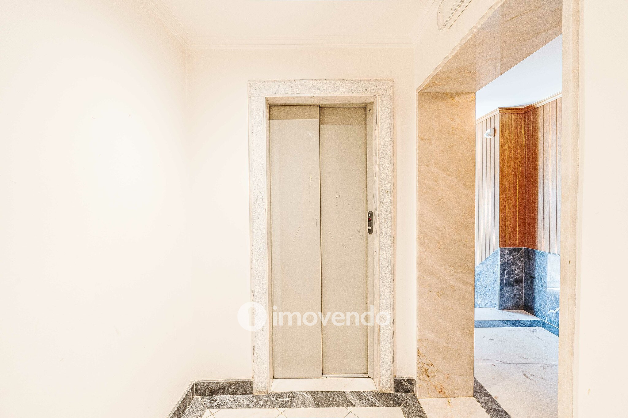 Apartamento T4 exclusivo, com estacionamento e terraço, em Belém