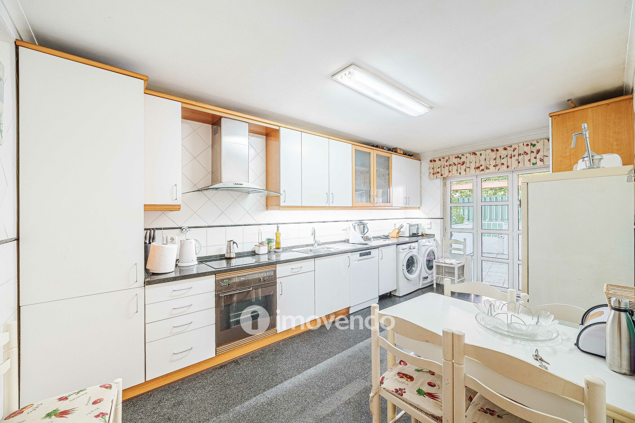 Apartamento T4 exclusivo, com estacionamento e terraço, em Belém