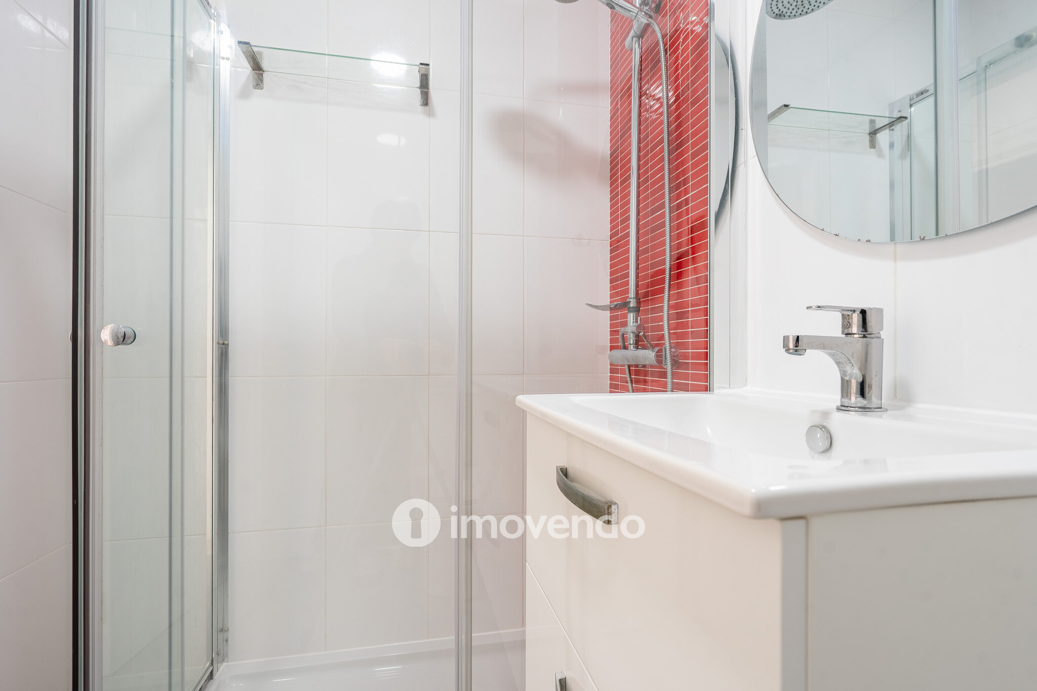 Apartamento T3 remodelado, com cozinha equipada, na Serra das Minas