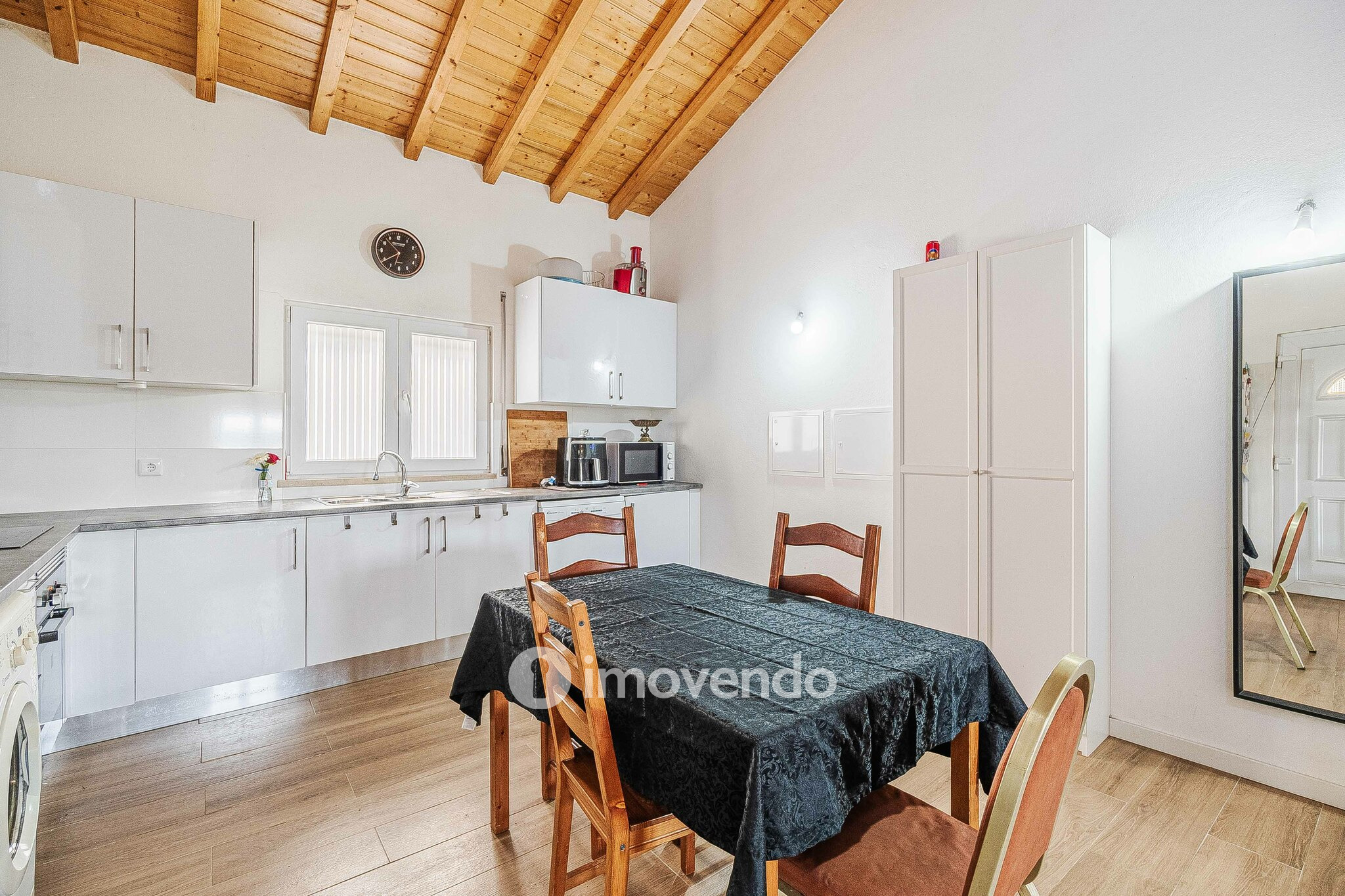 Moradia T2 remodelada, com terreno e rodeada de natureza, no Peral