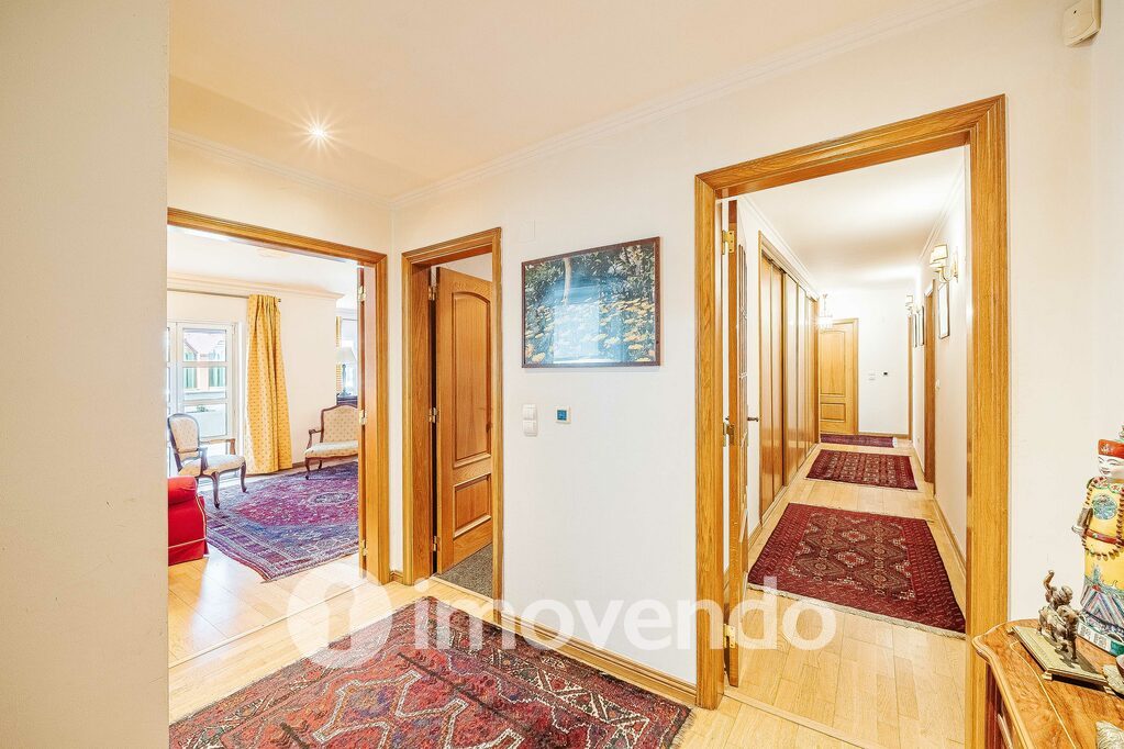 Appartement quatre chambres avec terrasse et parking à Belém - 2
