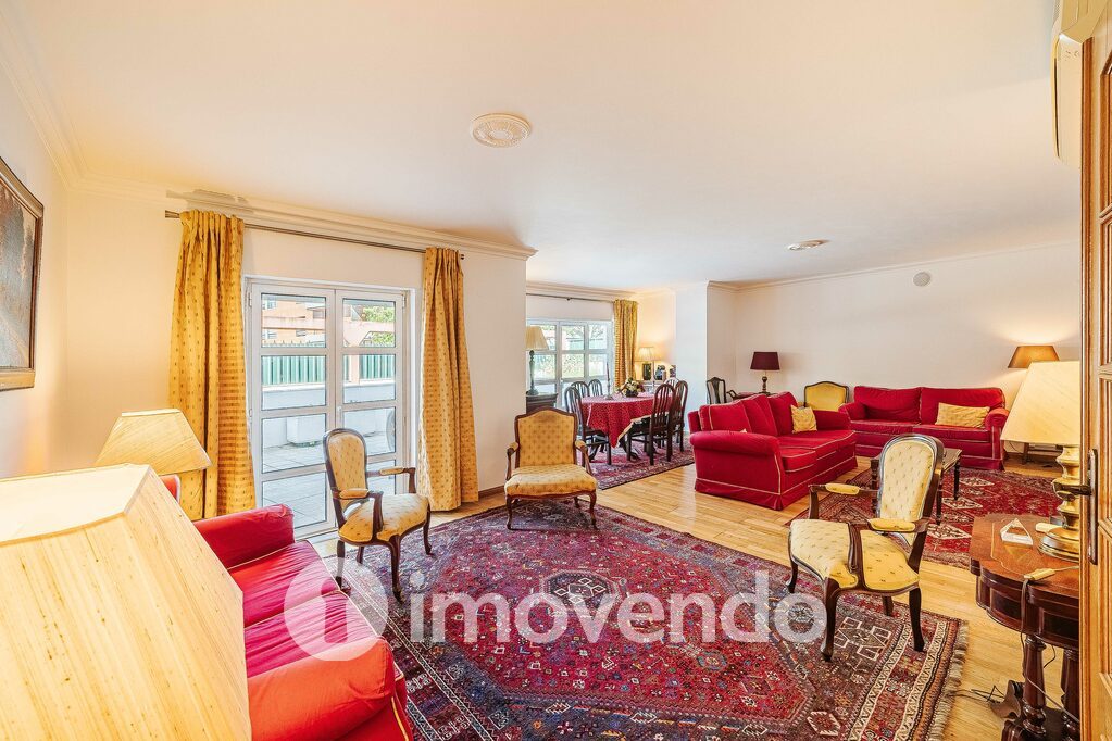 Apartamento T4 em Lisboa, Lisboa com 183 m<sup>2</sup> por 1.100.000