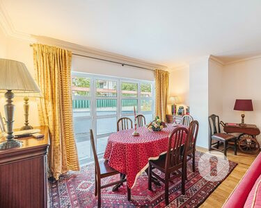 Four-bedroom apartment with terrace and parking in Belem - 3