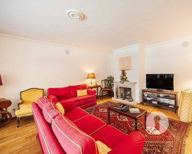 Four-bedroom apartment with terrace and parking in Belem - 4