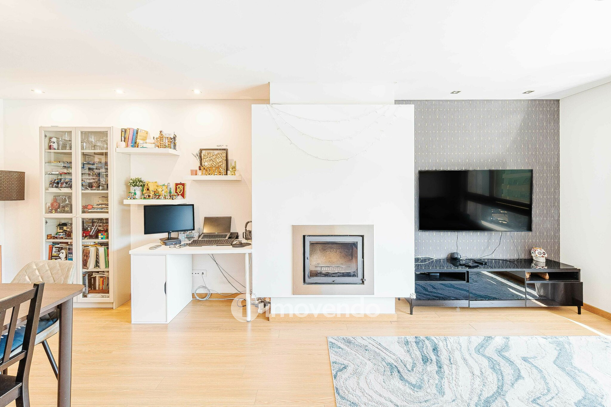 Apartamento T3 com garagem e cozinha equipada, em Alverca